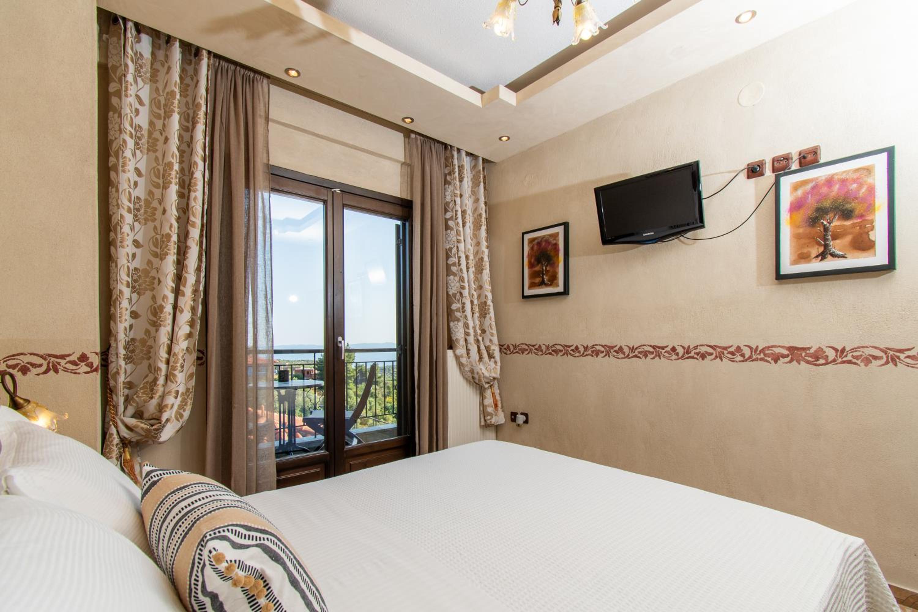 Deluxe Double Room with Sea View photo 3