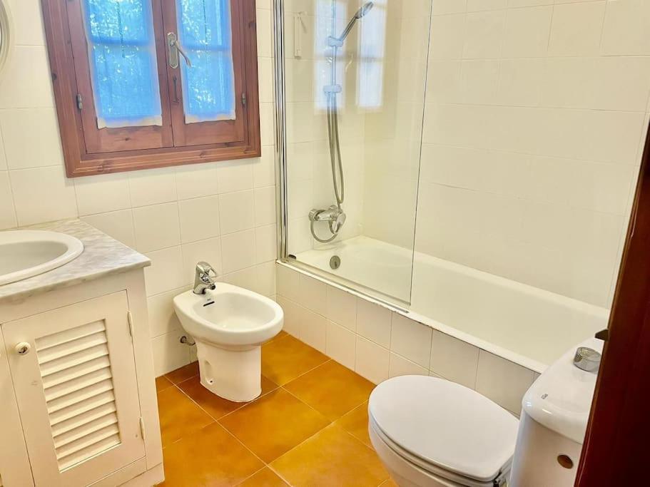 Three-Bedroom Villa photo 3