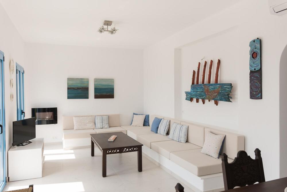 Two-Bedroom Apartment with Terrace and Sea View photo 1