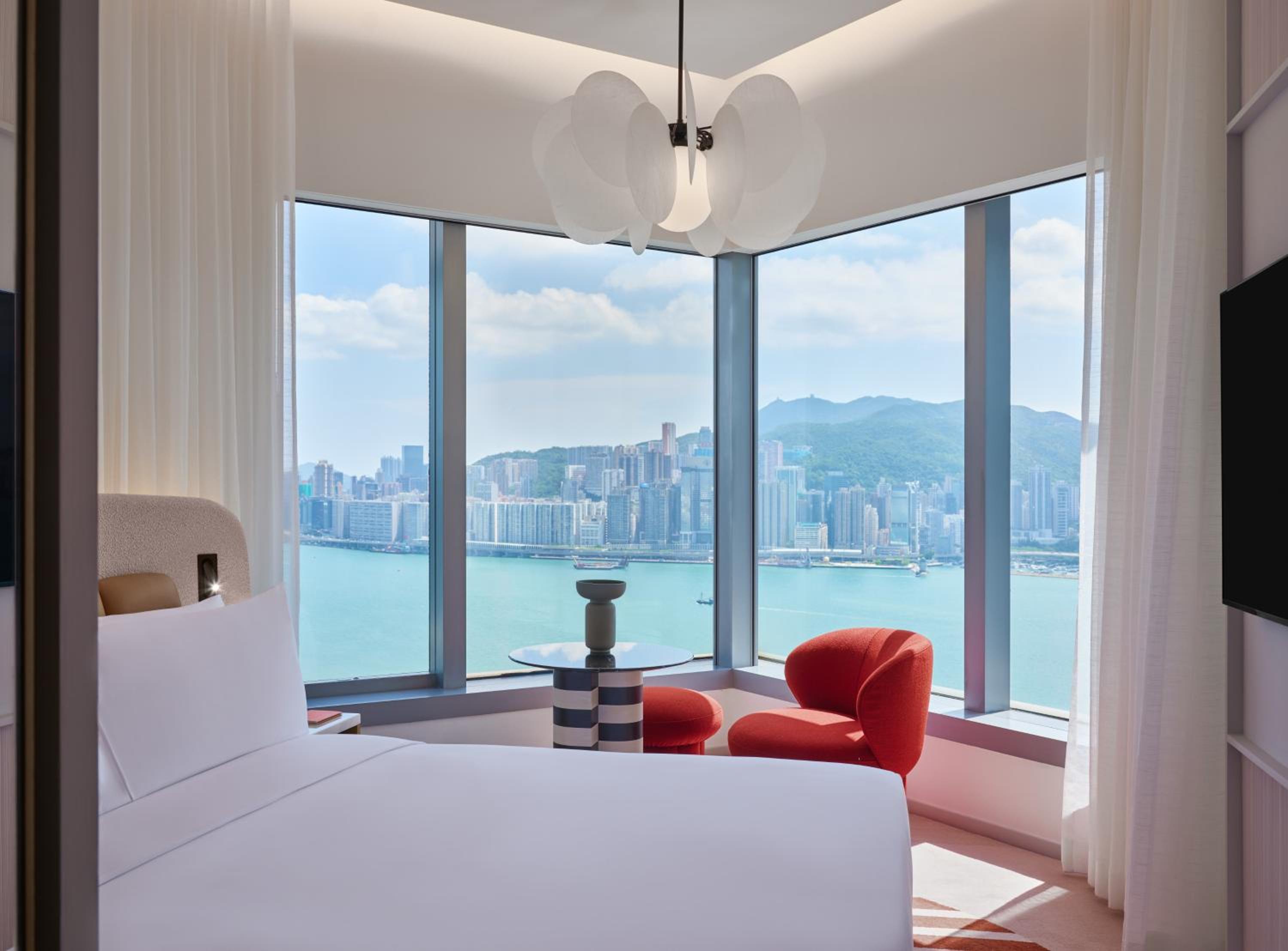 Signature Harbor King Room photo 3