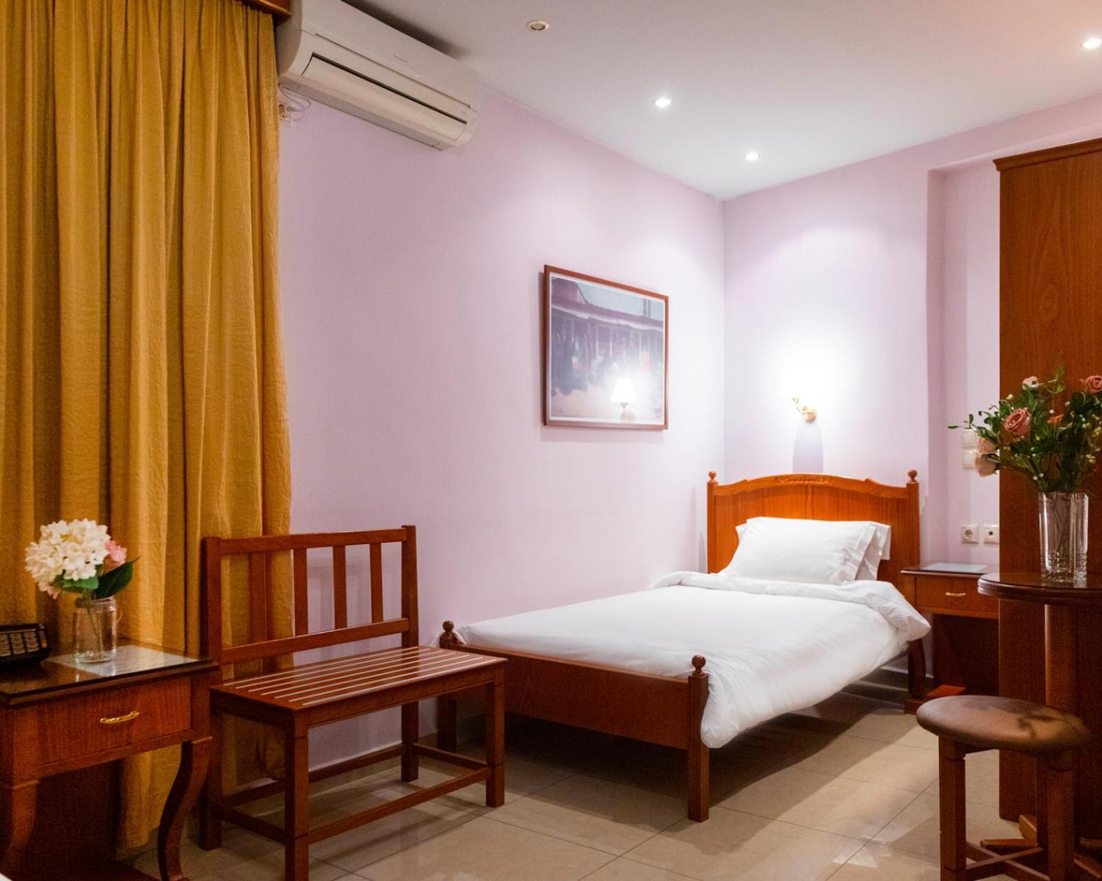 Superior Double or Twin Room - Photo 11