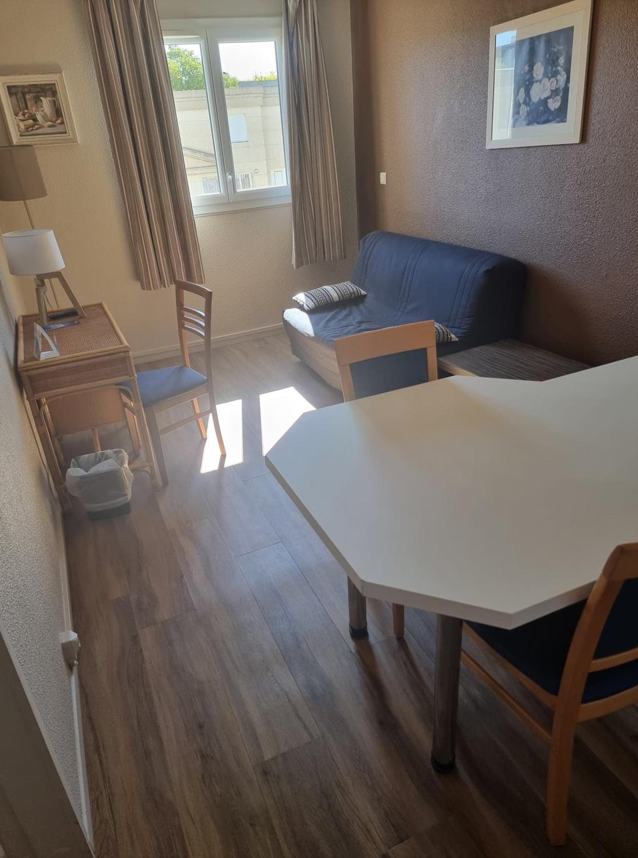 Standard Room - 1 Double Bed 1 Sofa - Photo 6
