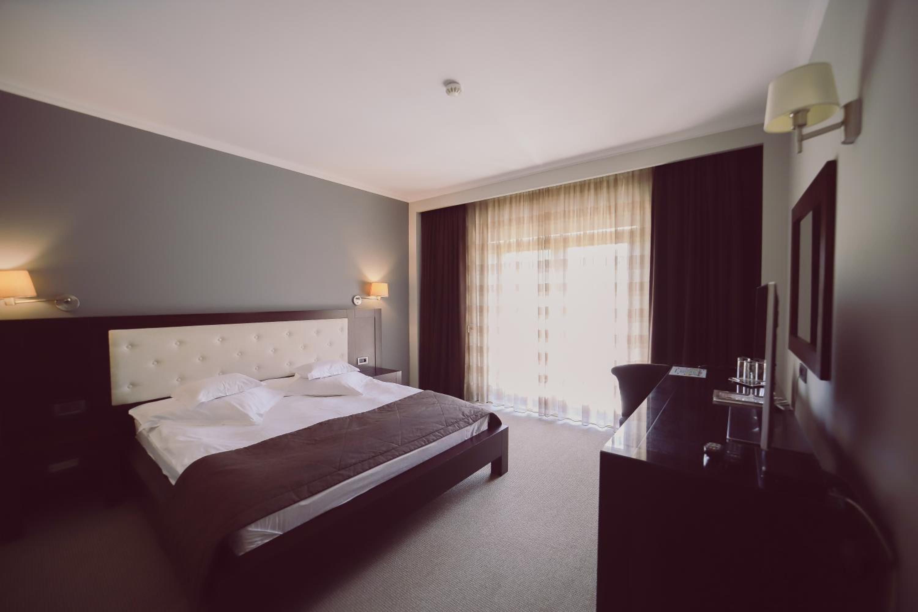 Double Room with Lake View photo 2