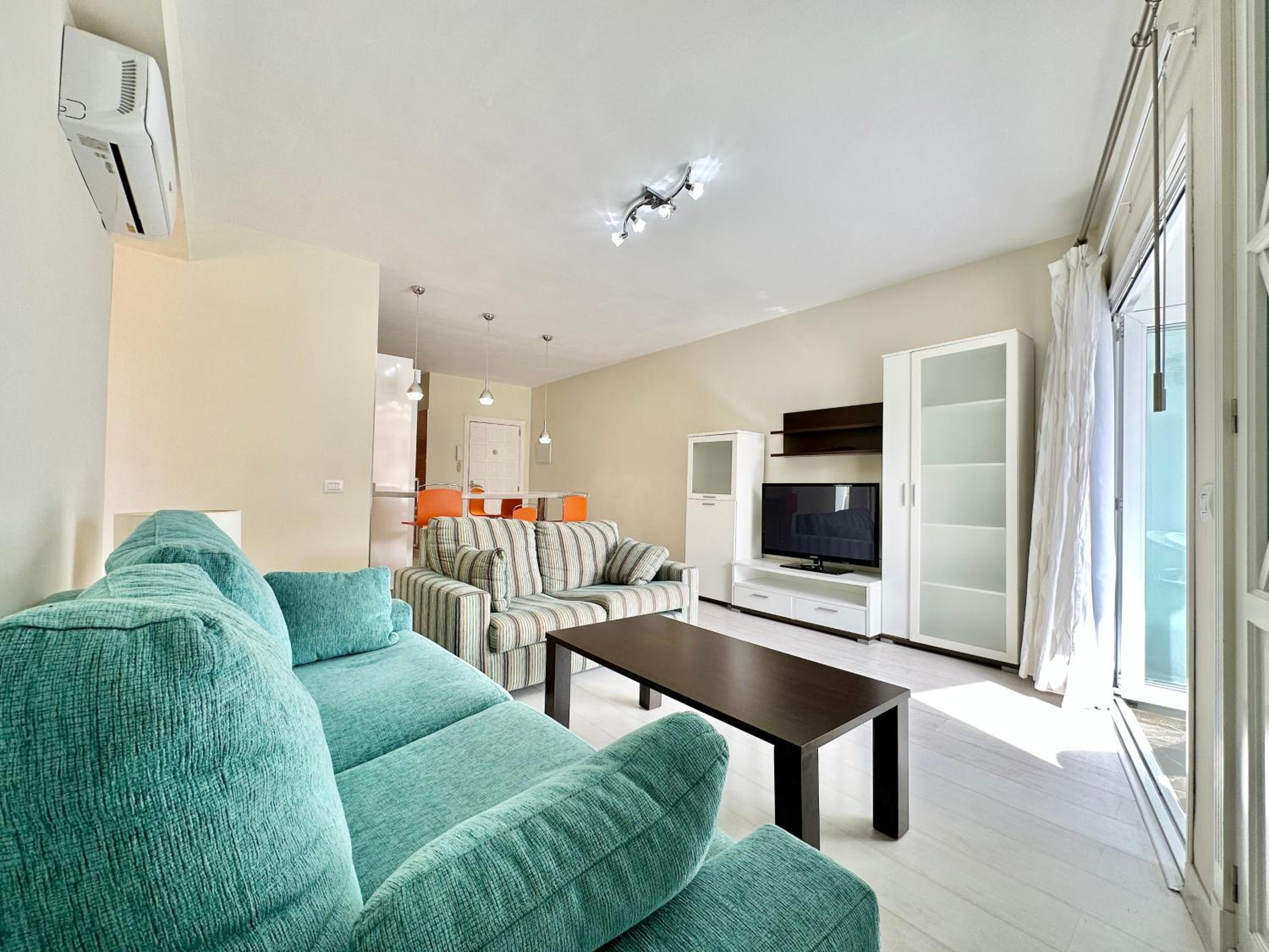 Apartamento de dos habitaciones con balcón