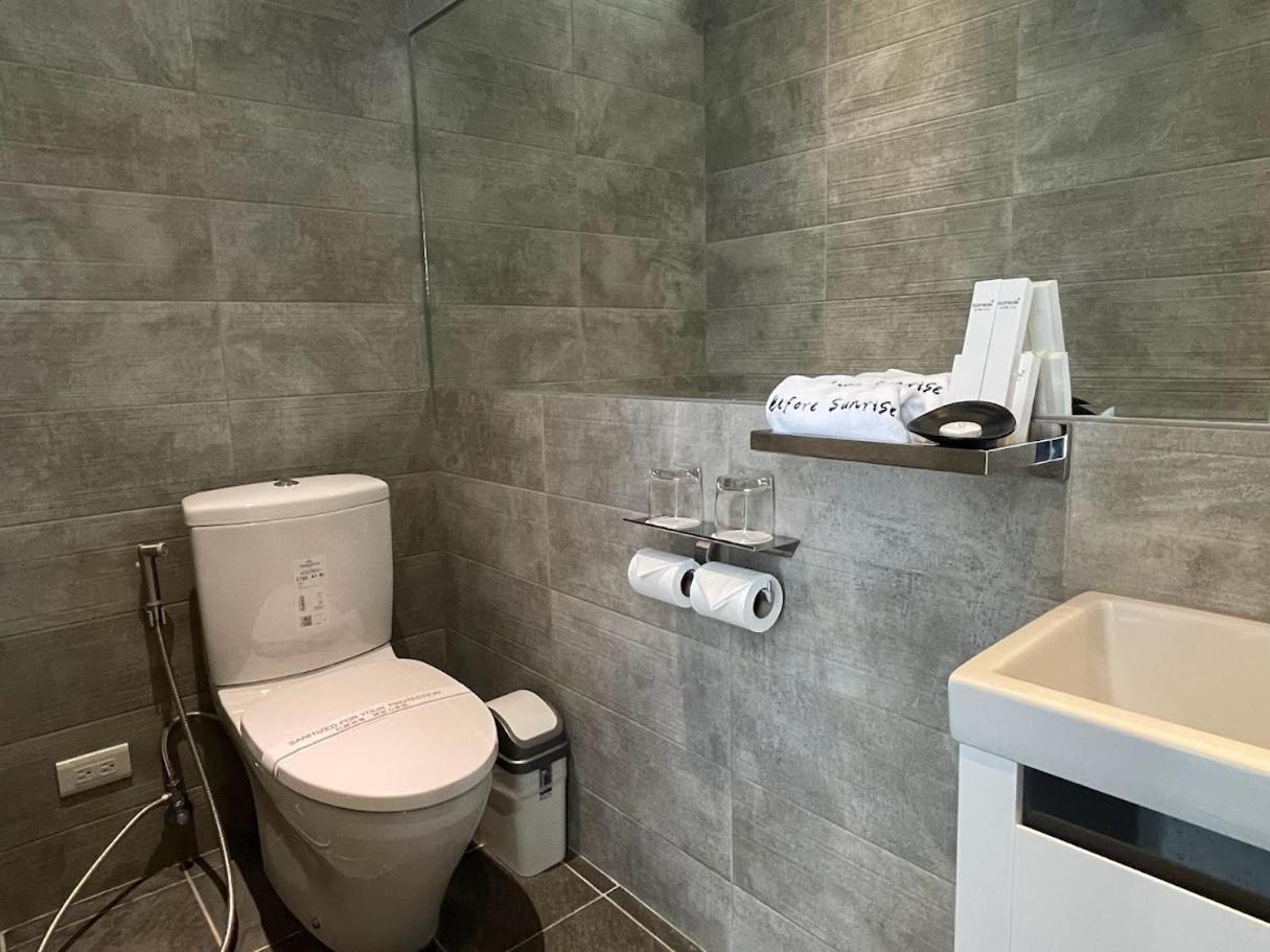 Double Room with Street View with Balcony photo 1