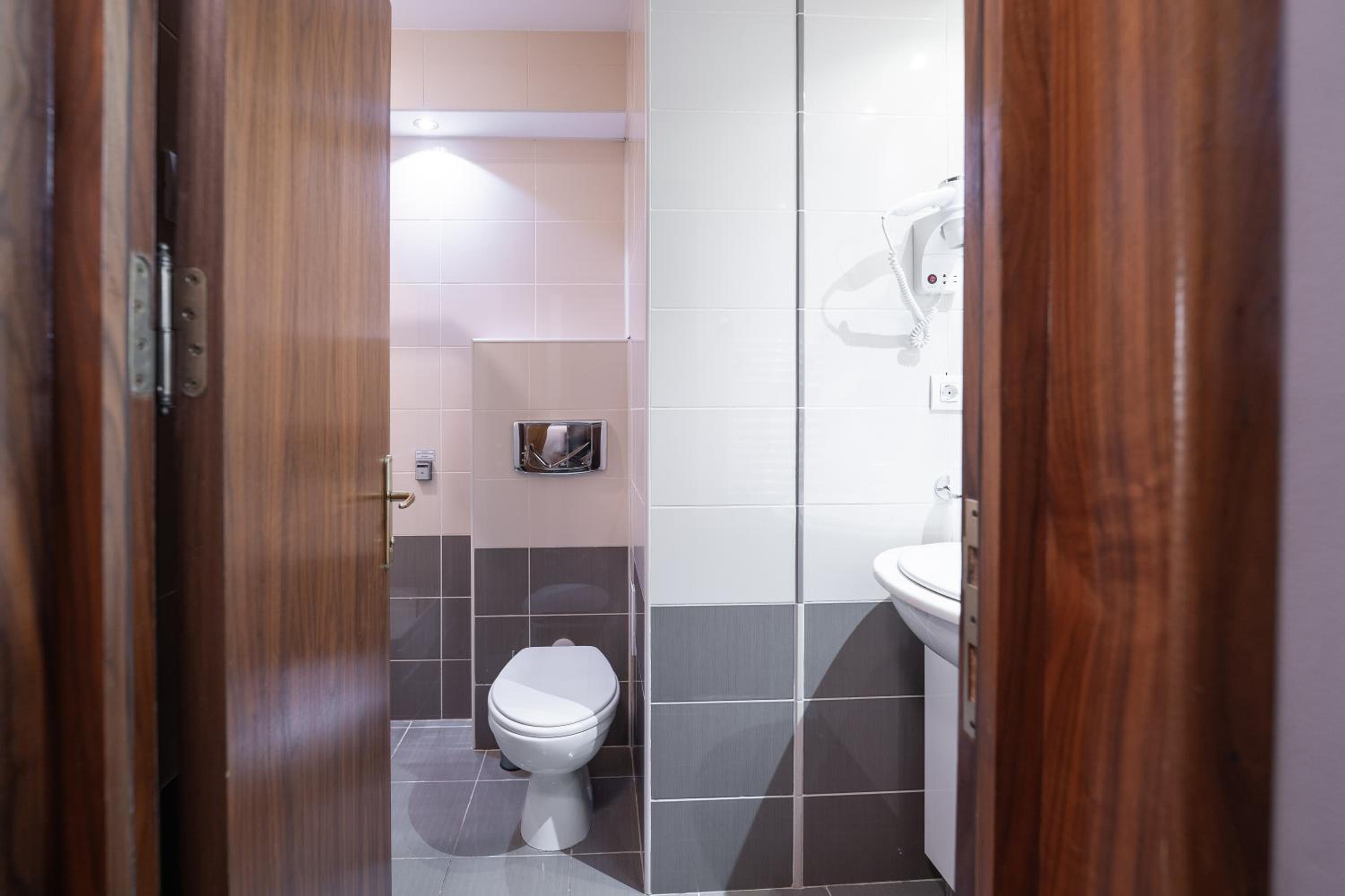 Standard Double or Twin Room with Mountain View photo 2
