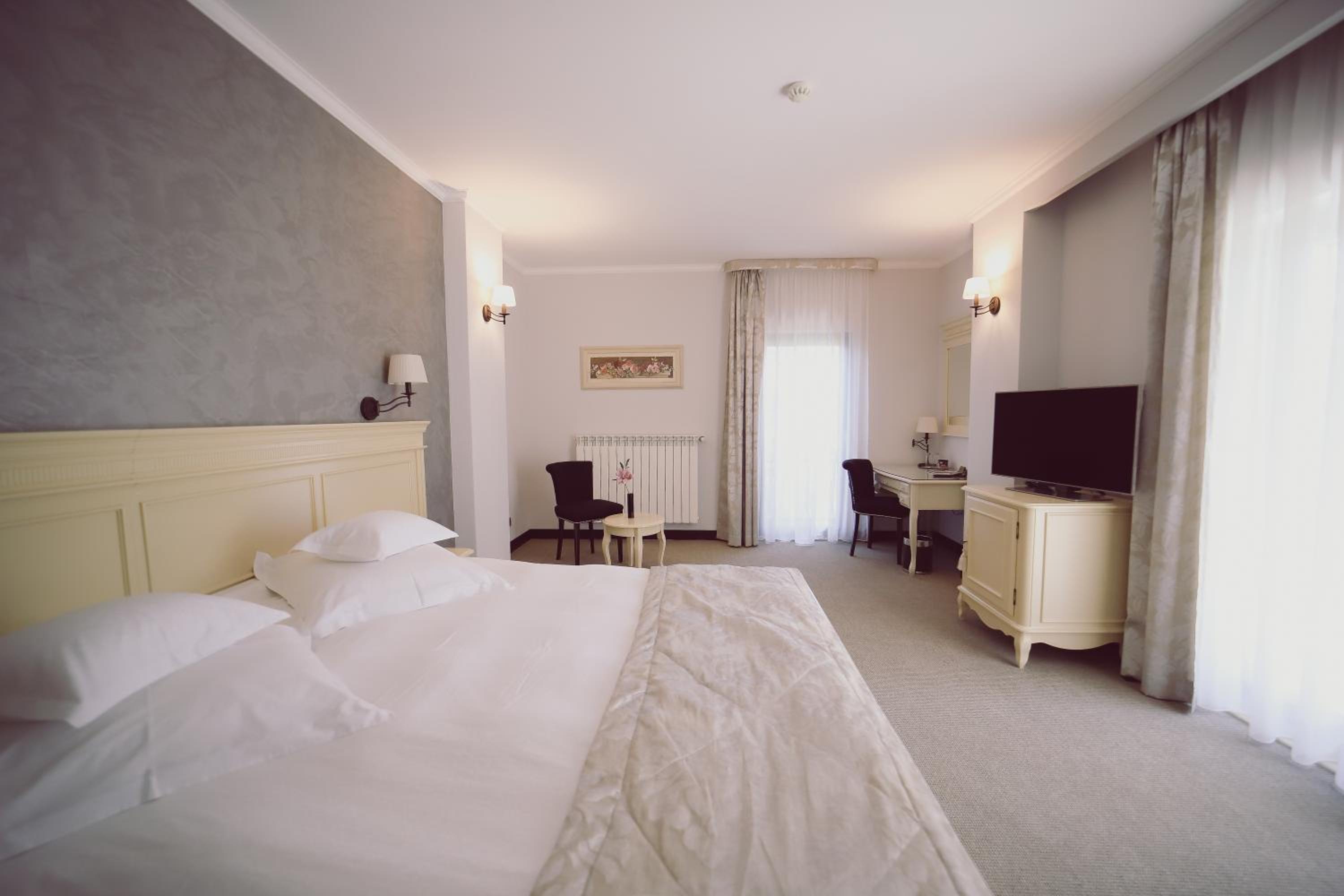 Deluxe Double Room - Photo 4