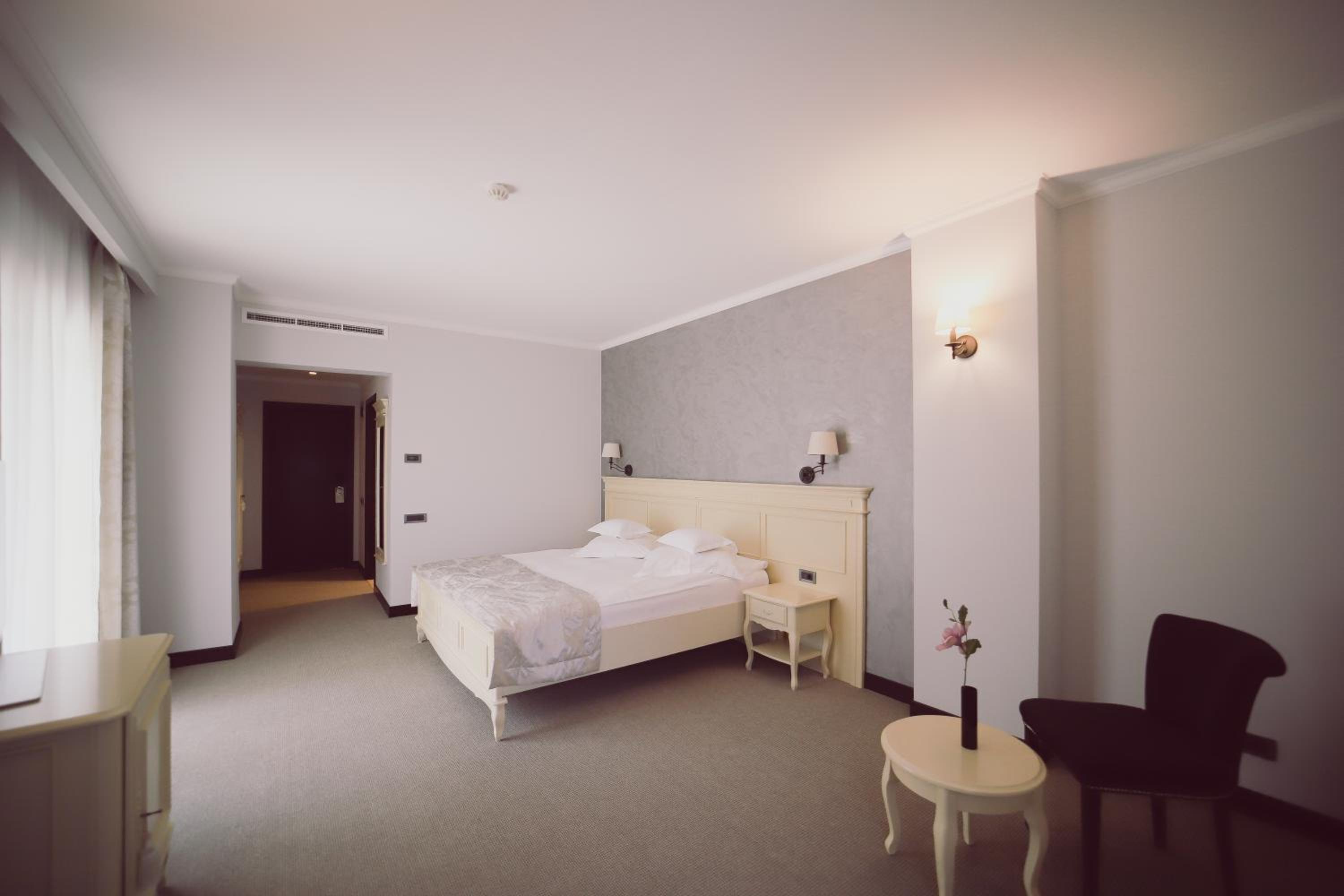Deluxe Double Room - Photo 5