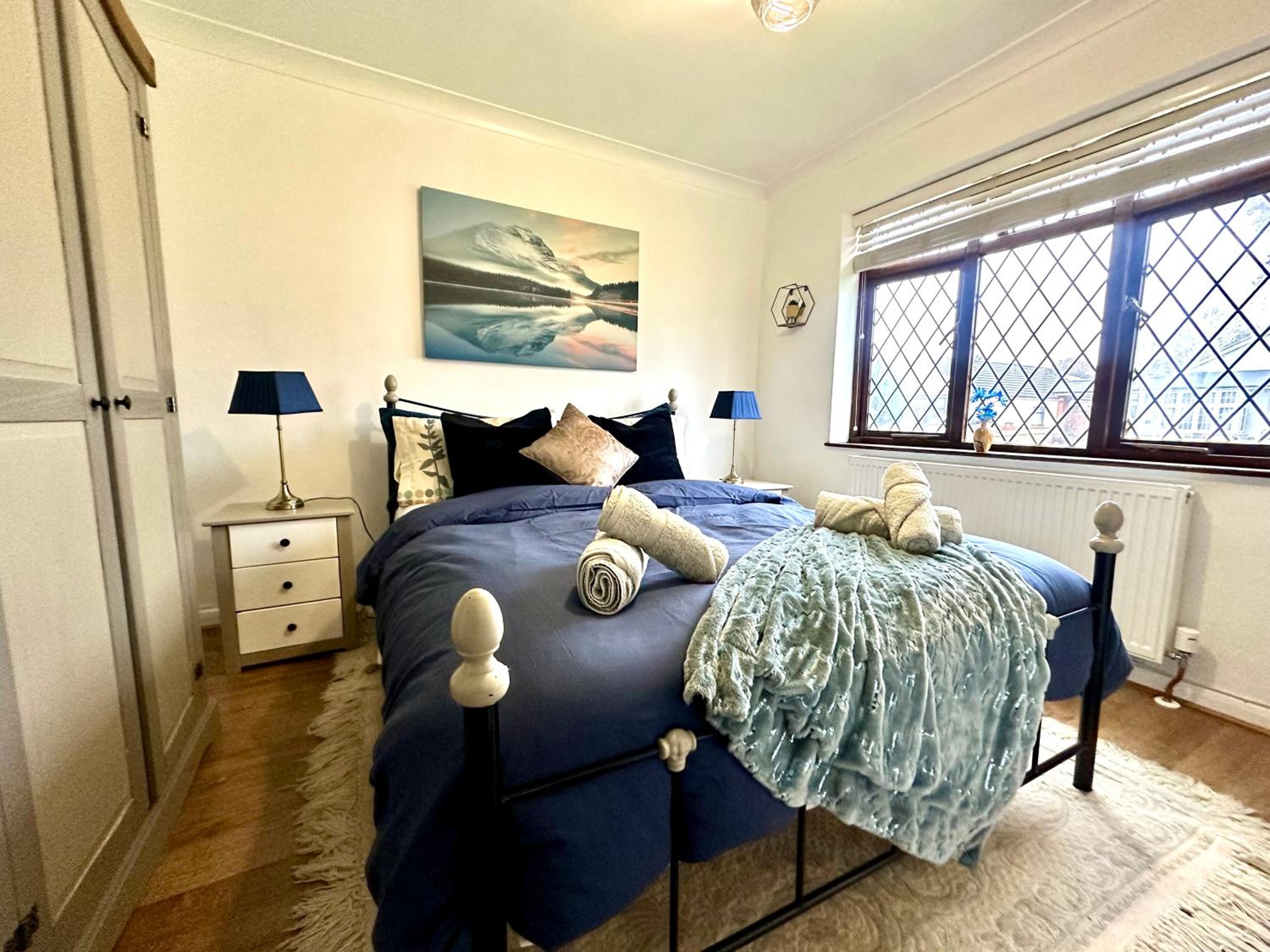 Three-Bedroom Apartment photo 2