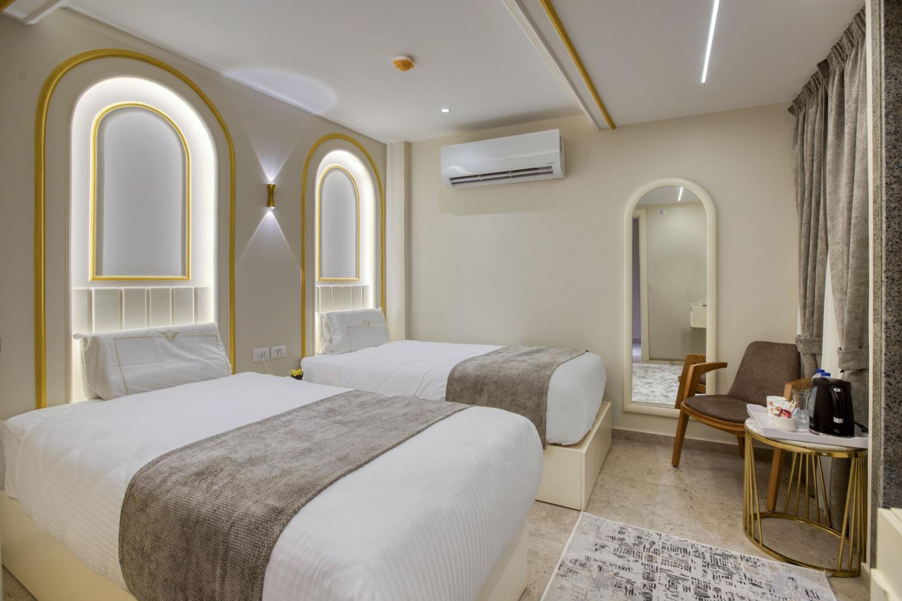 Deluxe Family Room with Pyramids View - Photo 6
