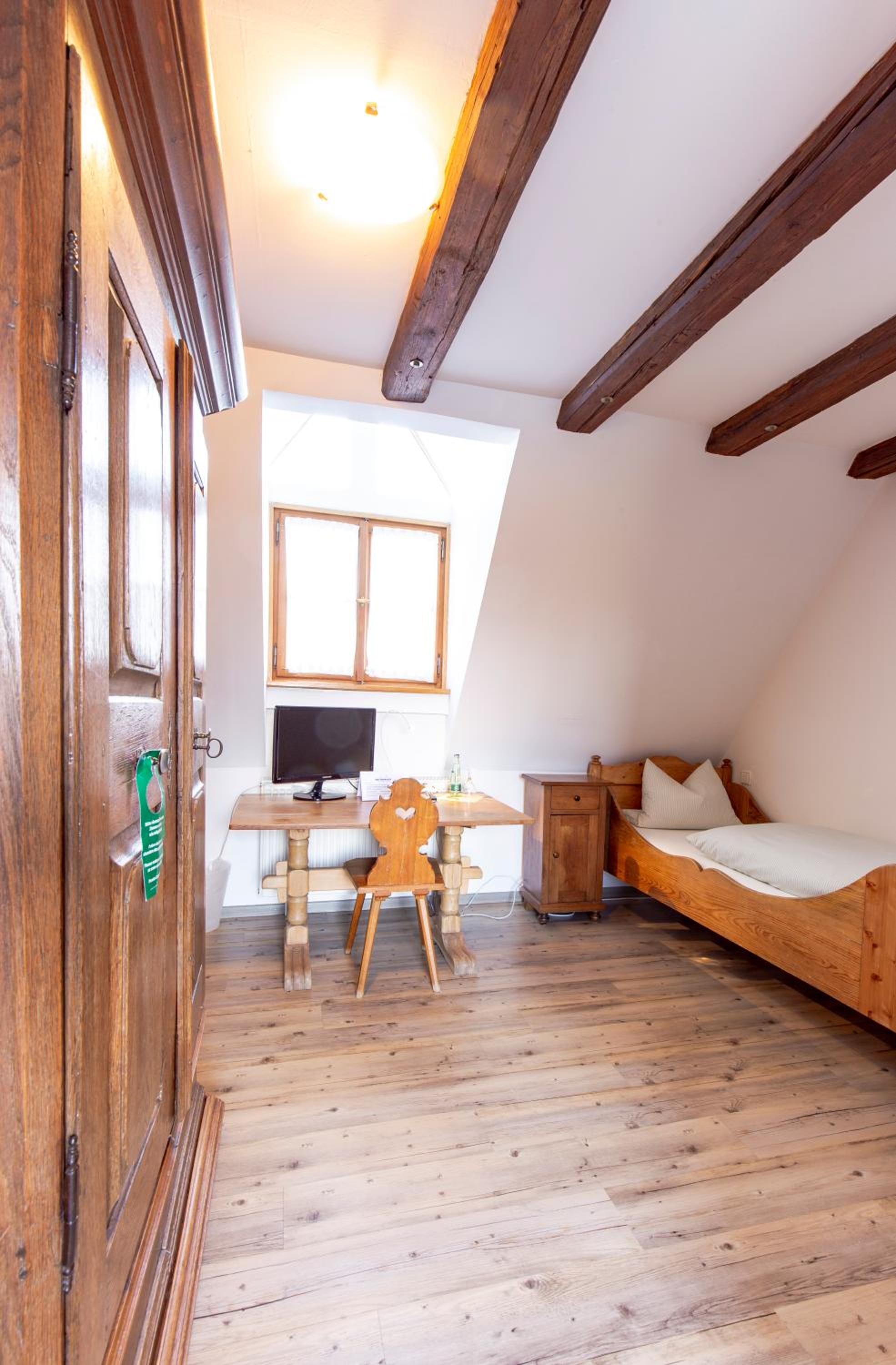 Single Room with Single Bed photo 2