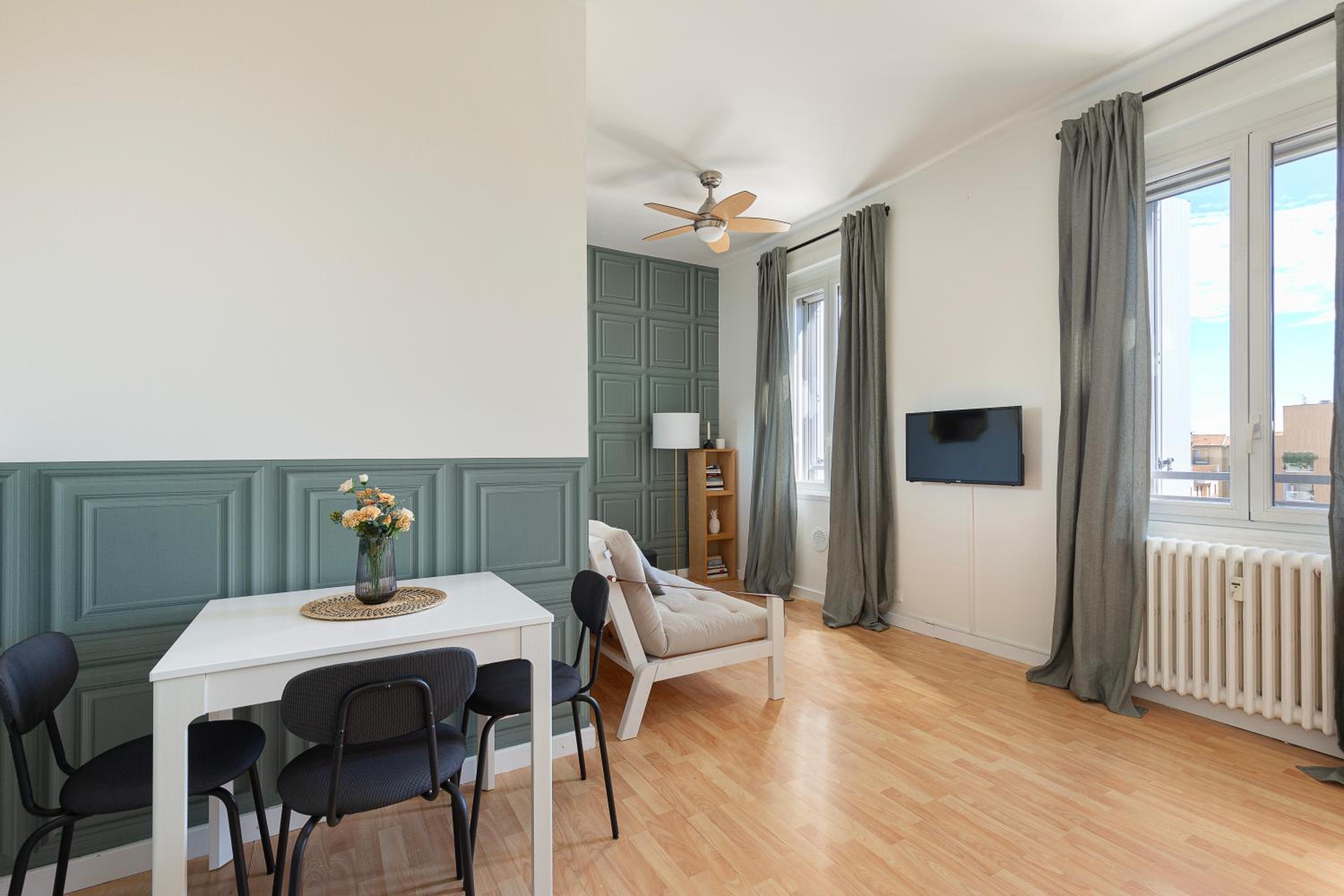 One-Bedroom Deluxe Apartment