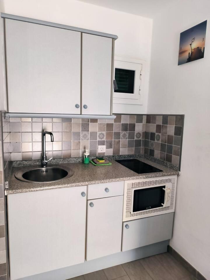 One-Bedroom Apartment - Photo 6