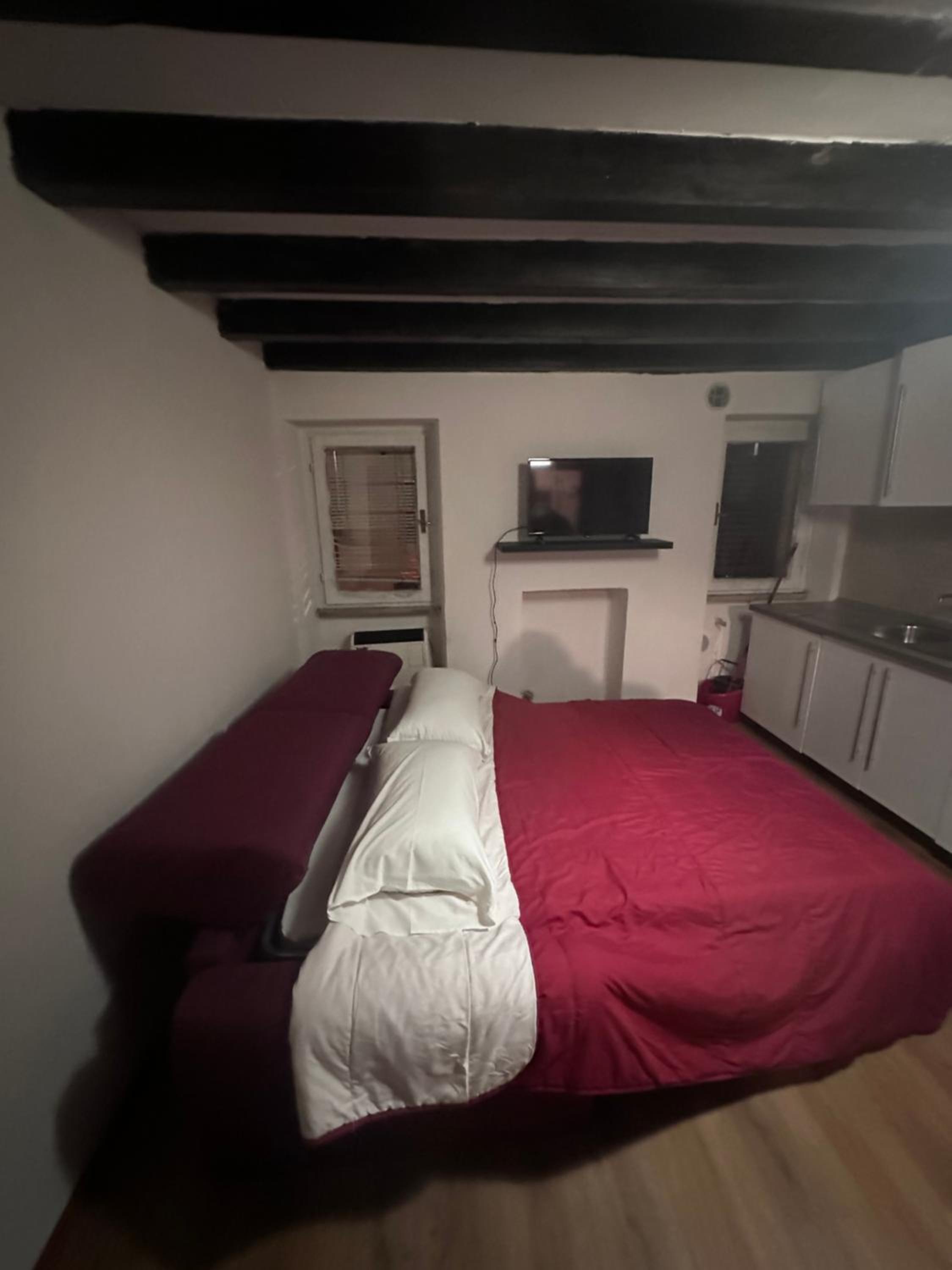 Studio Apartment photo 1