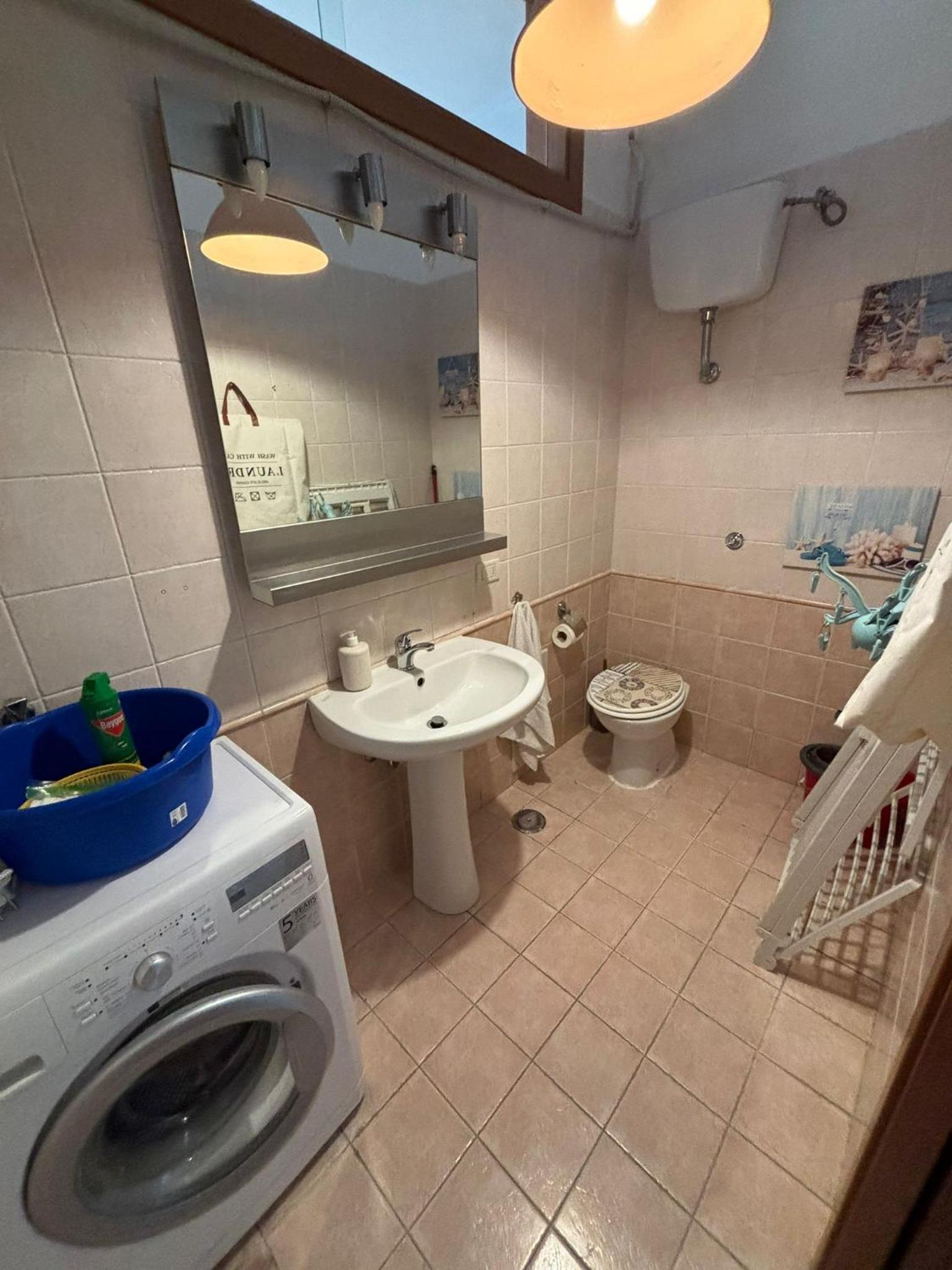 Four-Bedroom House - Photo 34