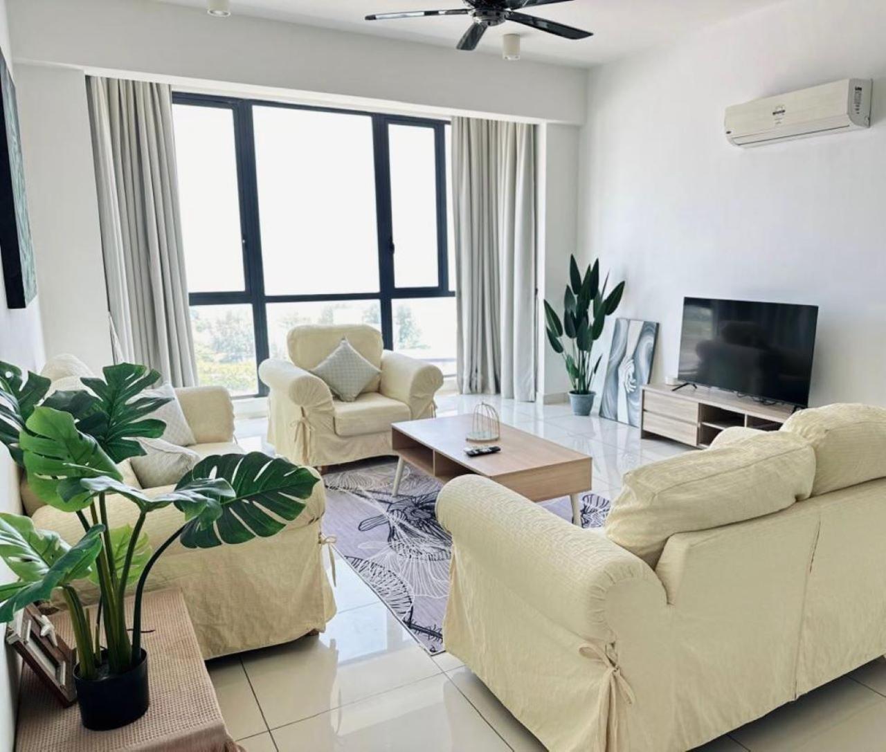Two-Bedroom Apartment With Sea View photo 1