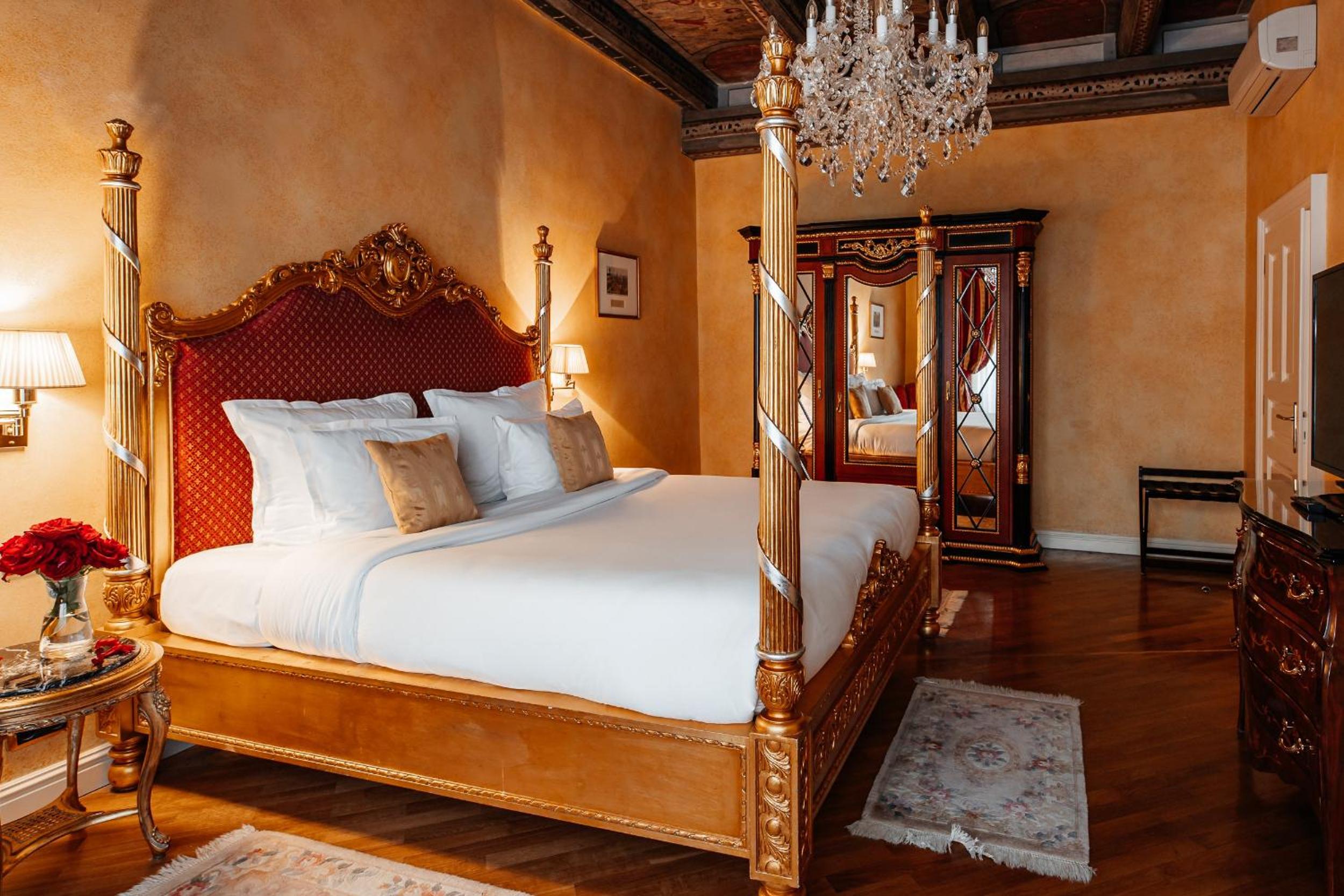 Royal Suite - Photo 1