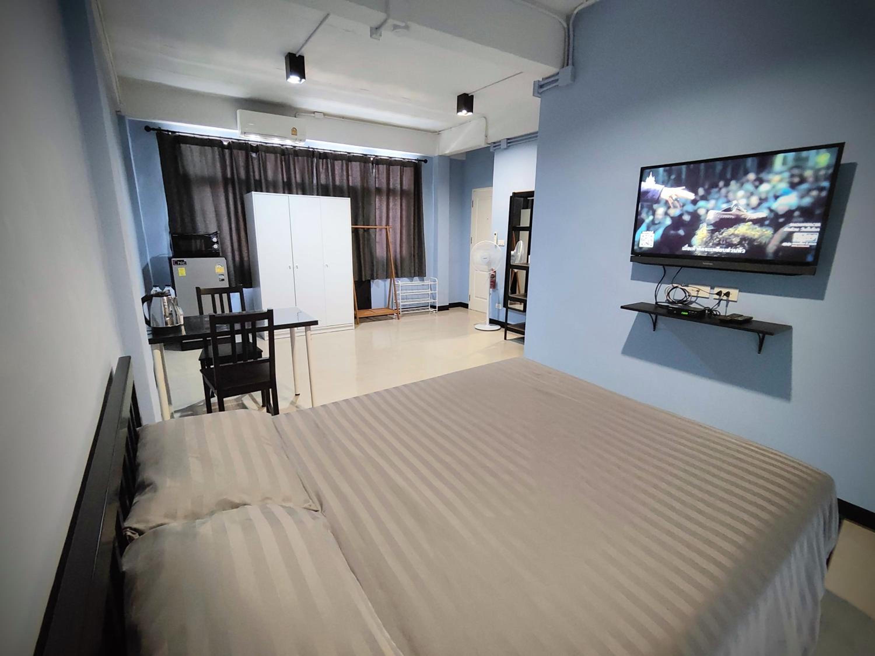 Deluxe King Room photo 1