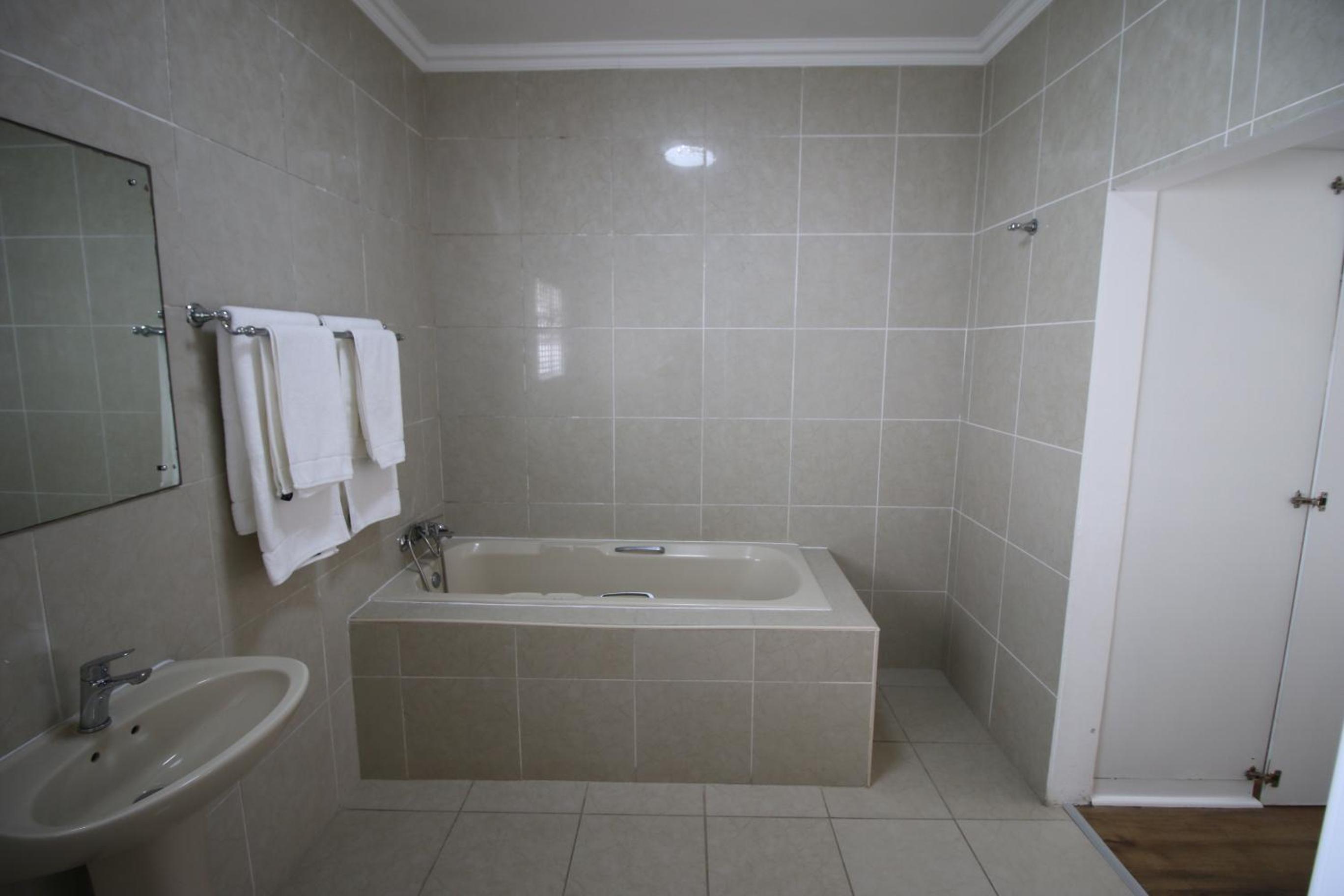 Deluxe King Room photo 3