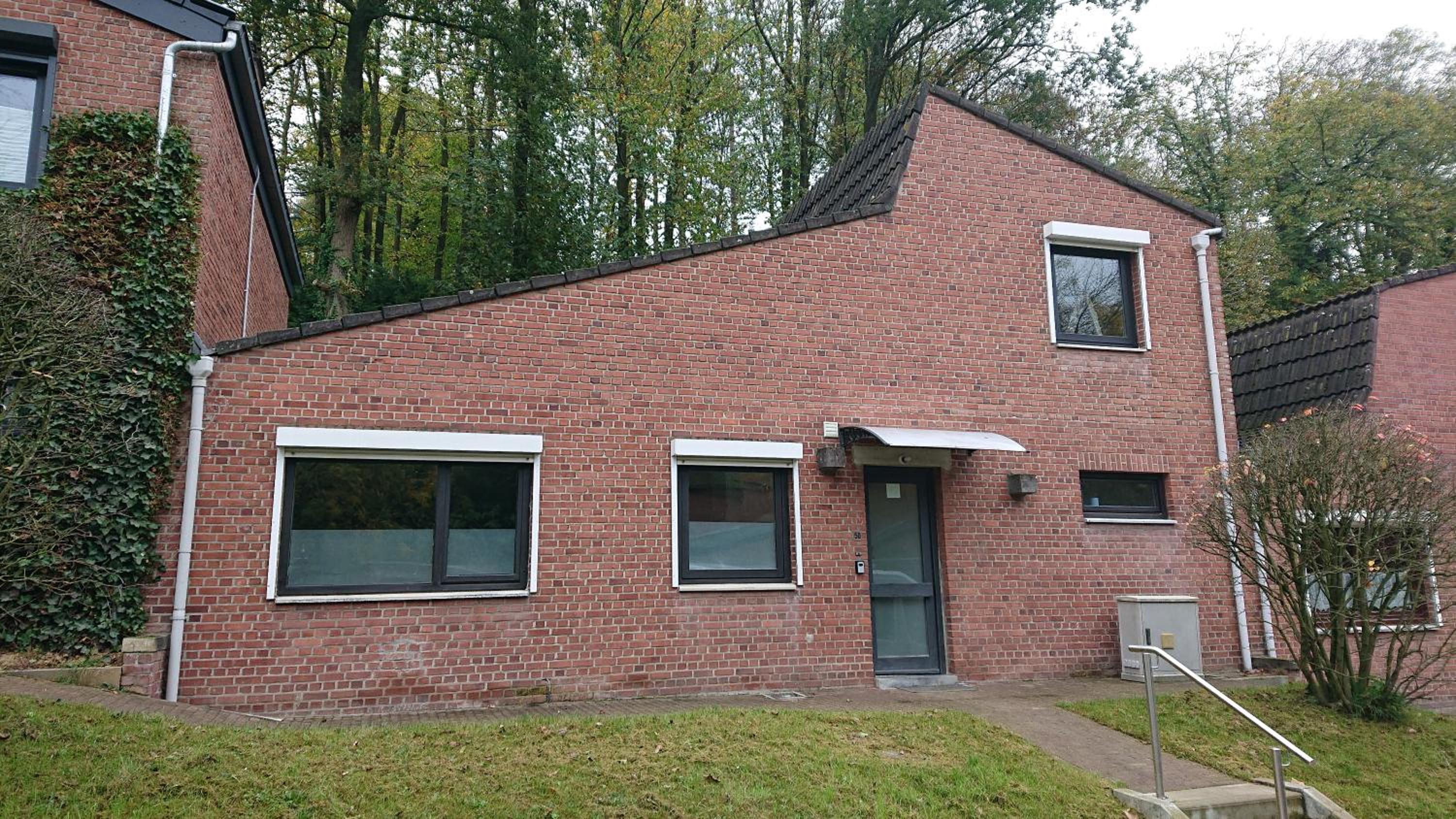 Three-Bedroom House photo 2