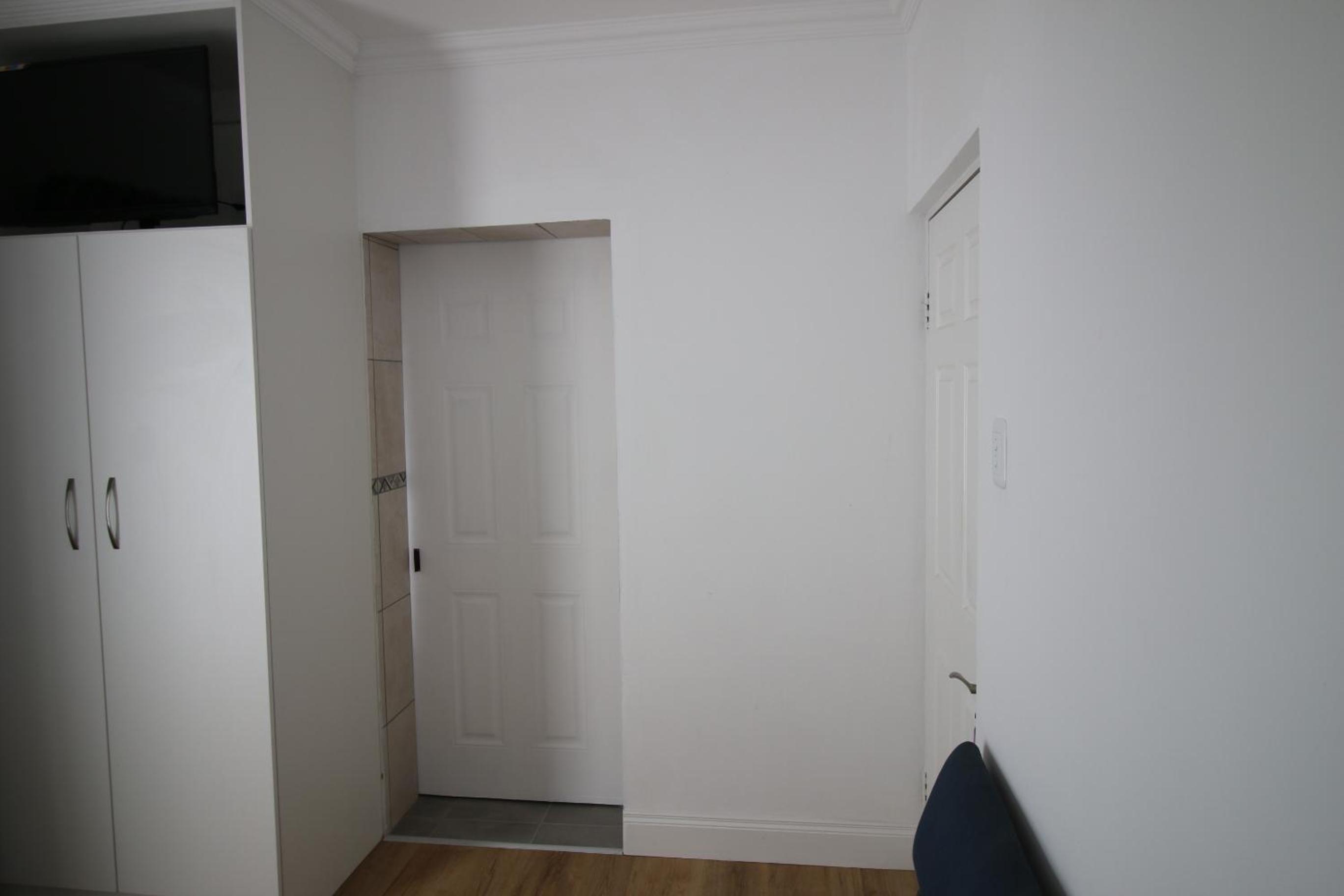 Double Room with Private Bathroom photo 2