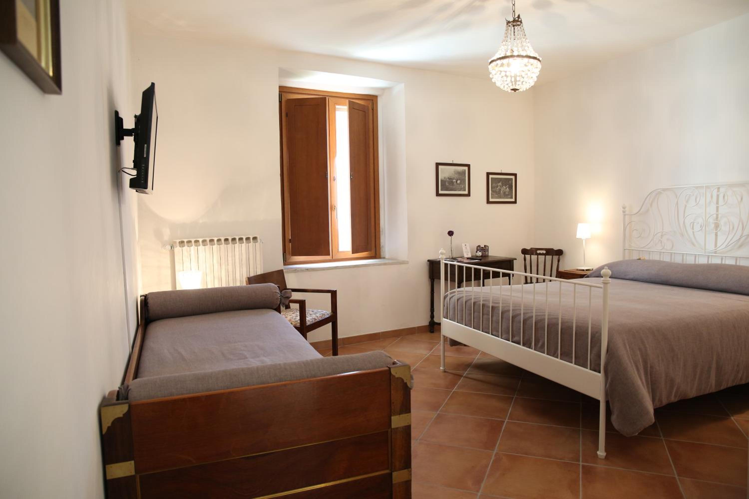 Deluxe Room (2 Adults + 1 Child) photo 1