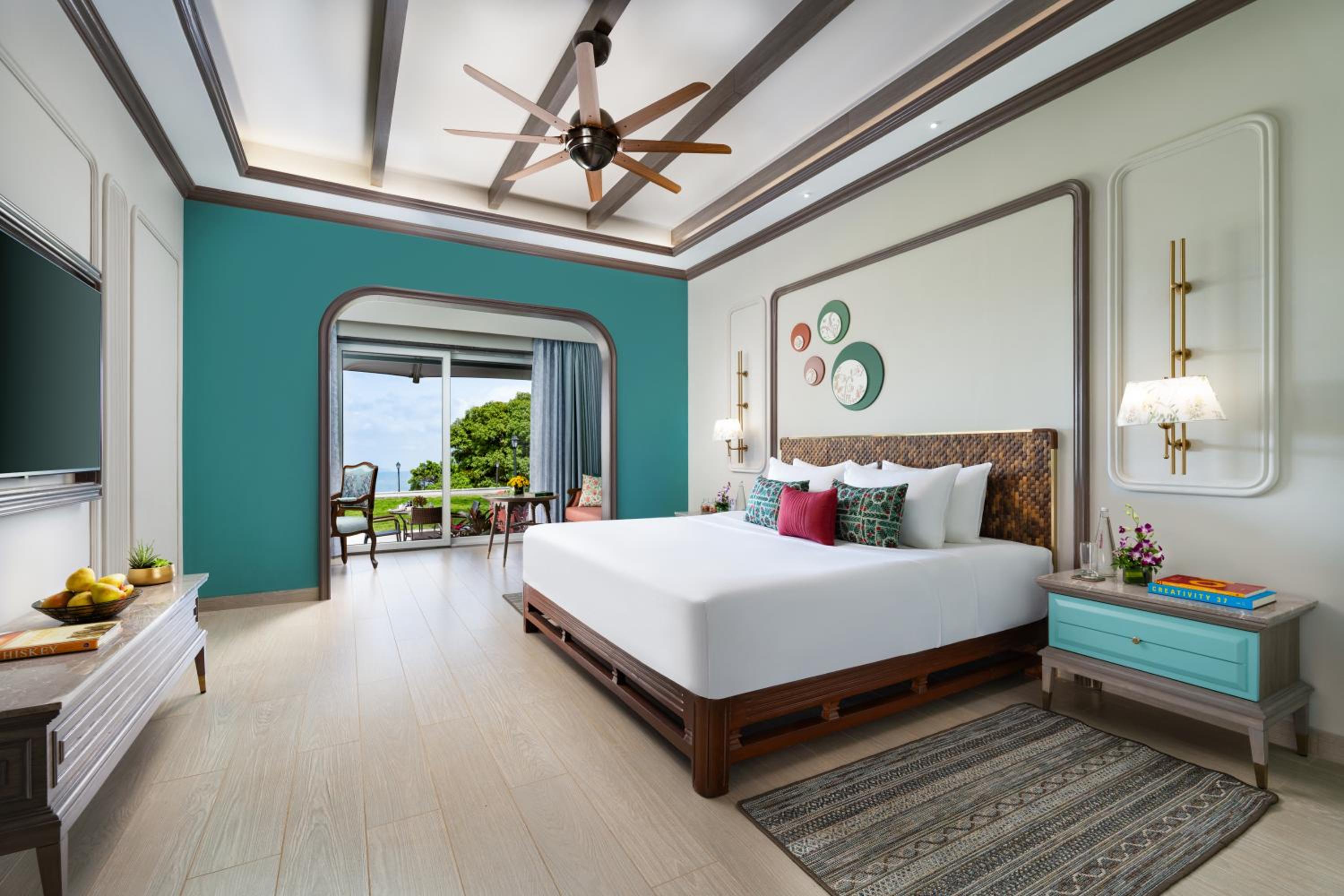 Premium Room King Bed with Sit-out photo 1