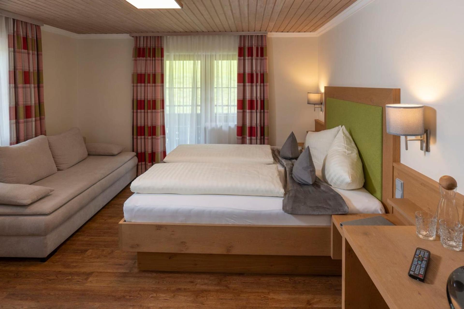 Double Room with Balcony photo 2