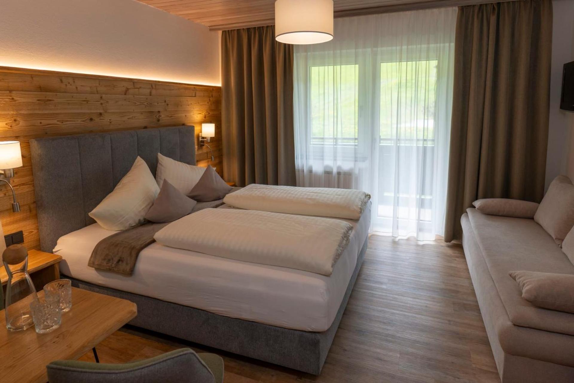 Standard Double Room with Balcony - Annex photo 1