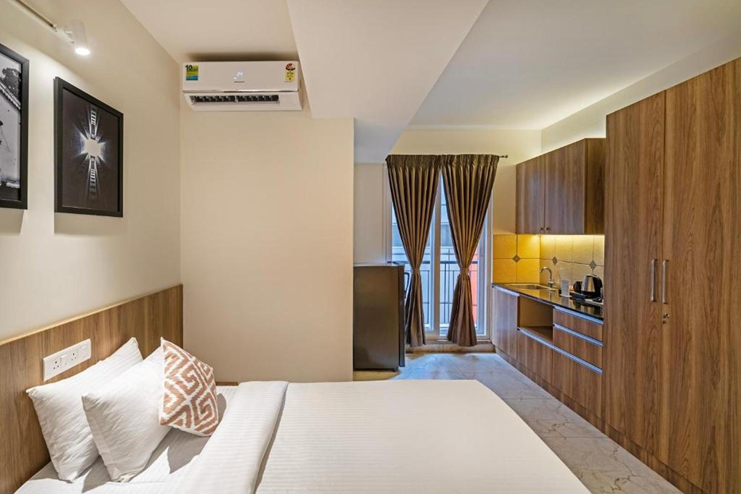 King Room with Balcony photo 2