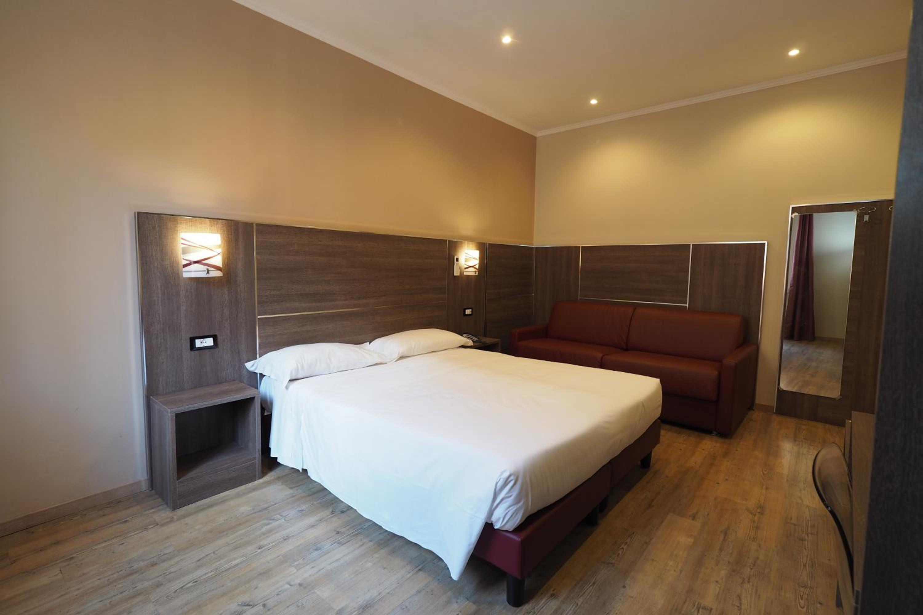 Single Room photo 2