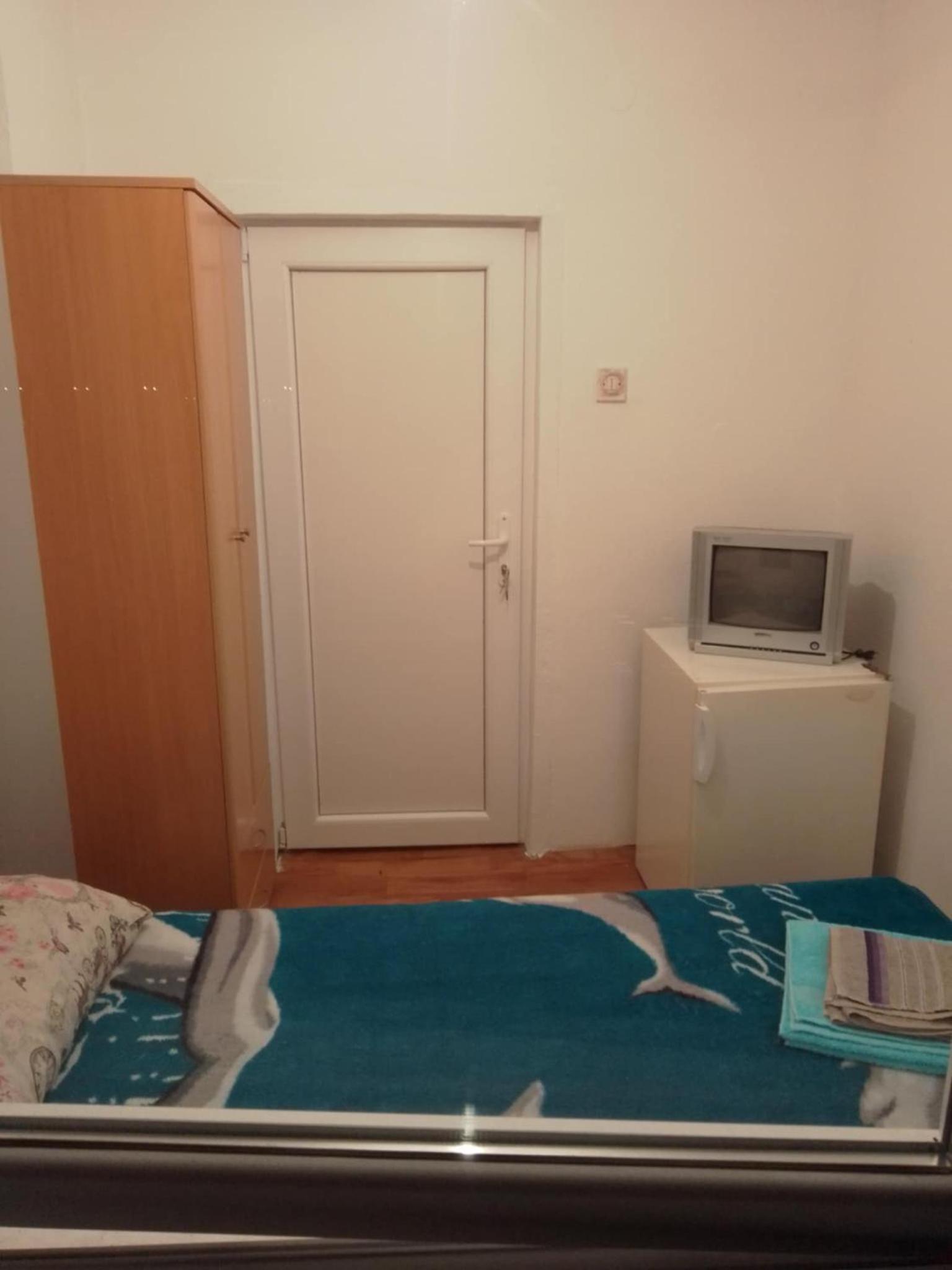 Single Room photo 3