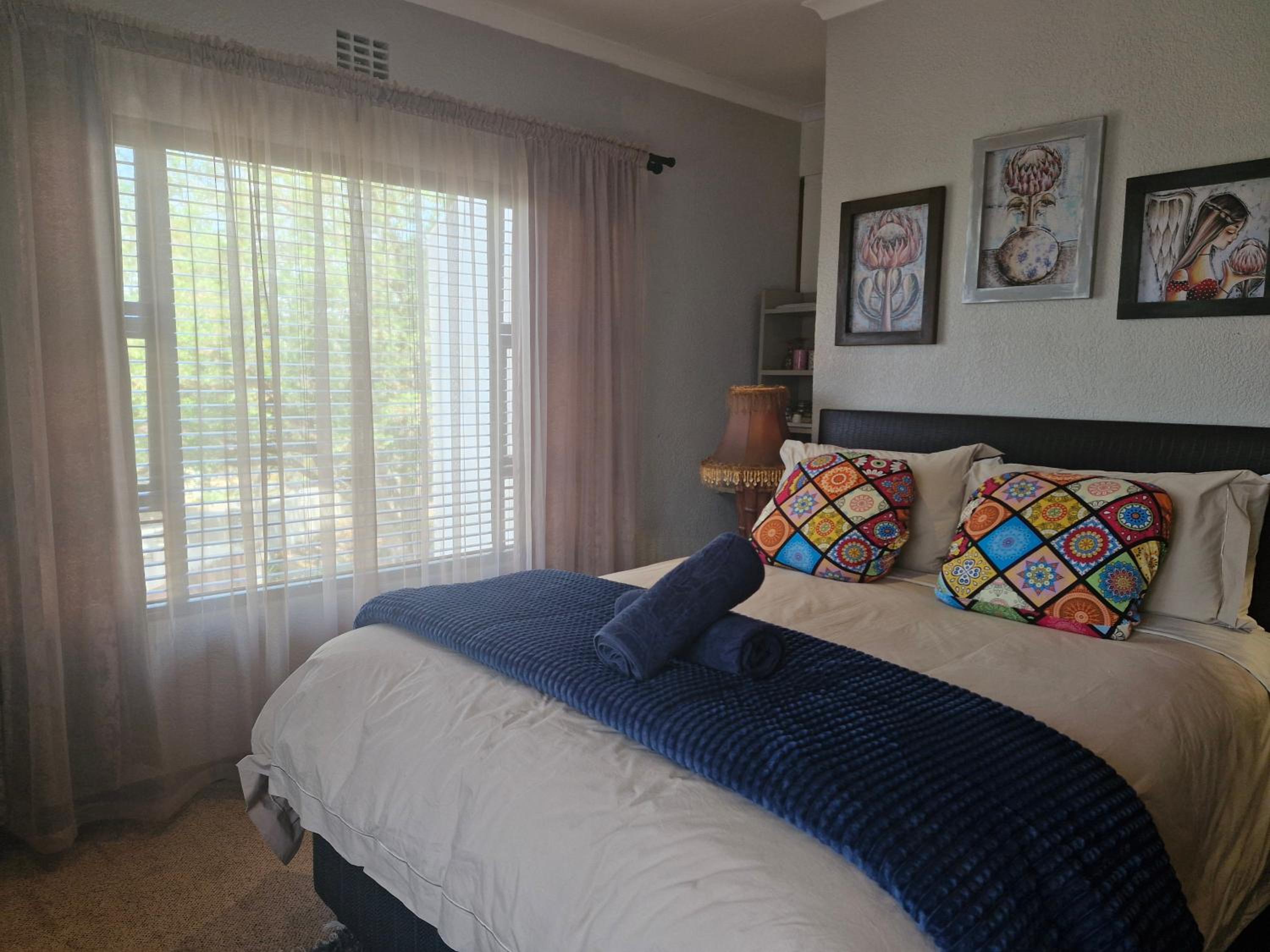 Double Room with Private Bathroom - Photo 3