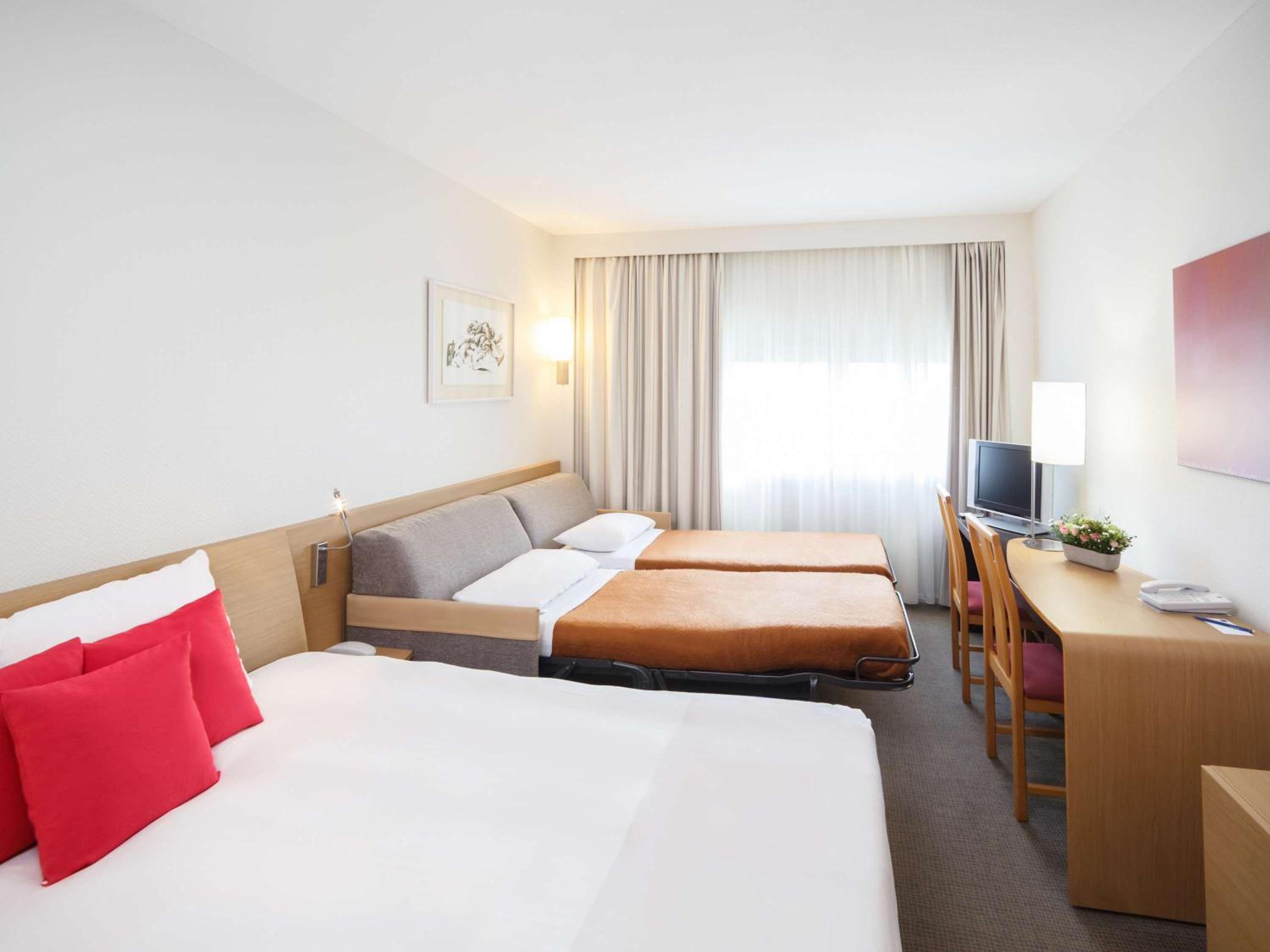 Standard Room with One Double Bed and One Double Sofa bed - Photo 1