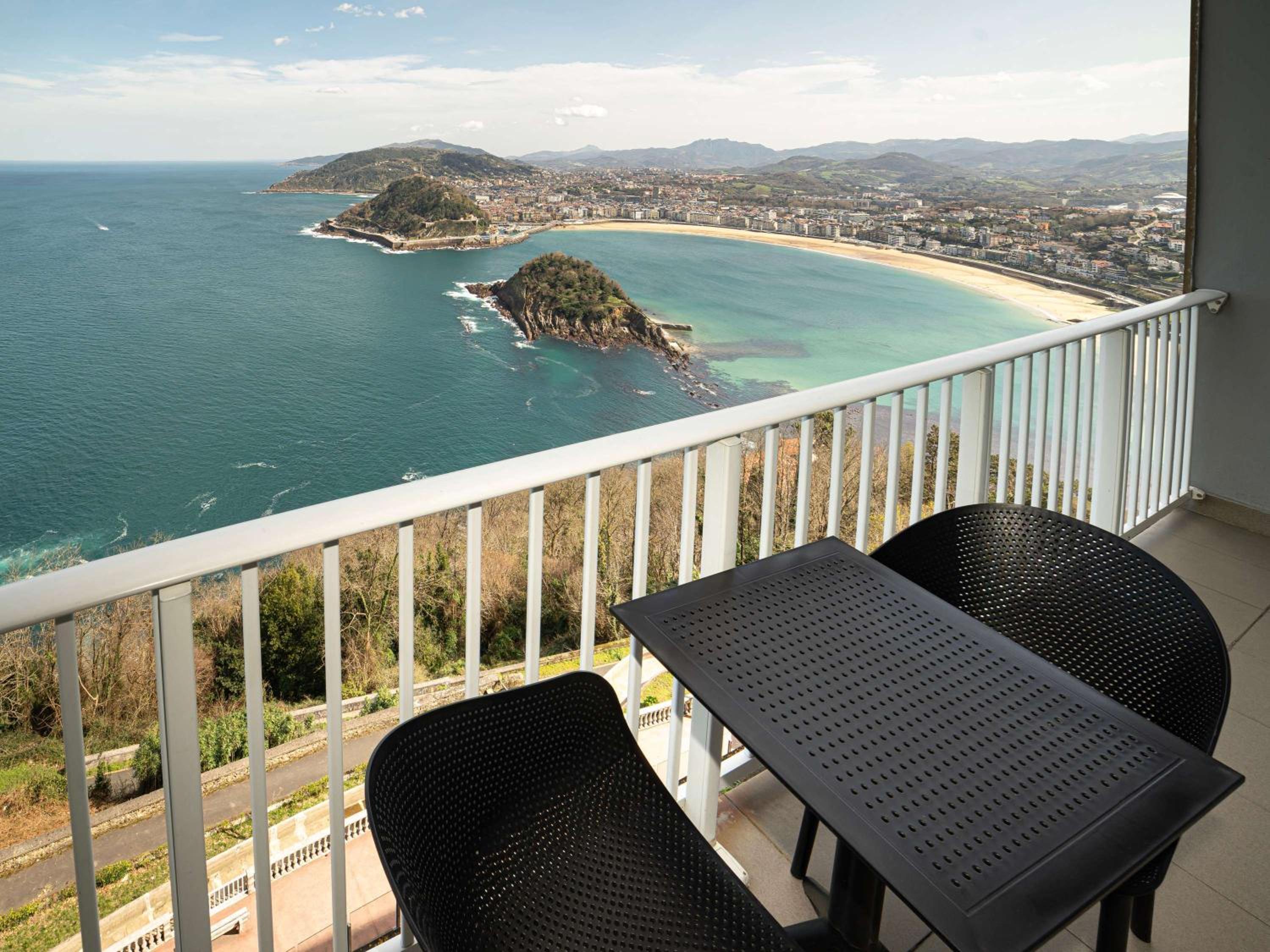 PrivilÃ¨ge Twin or Double Room with Balcony and Sea View - Photo 5