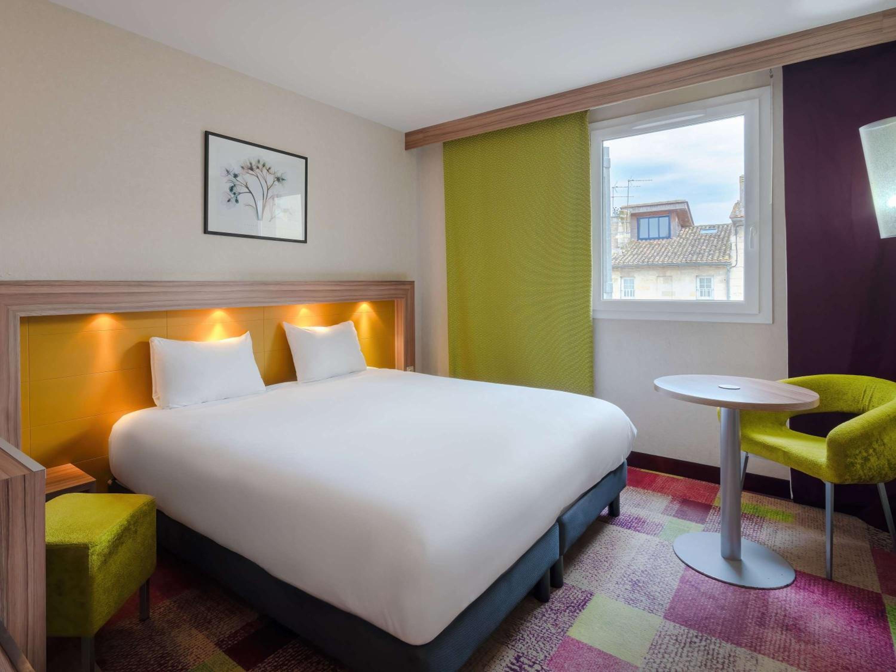 Standard One Double Bed - Photo 1