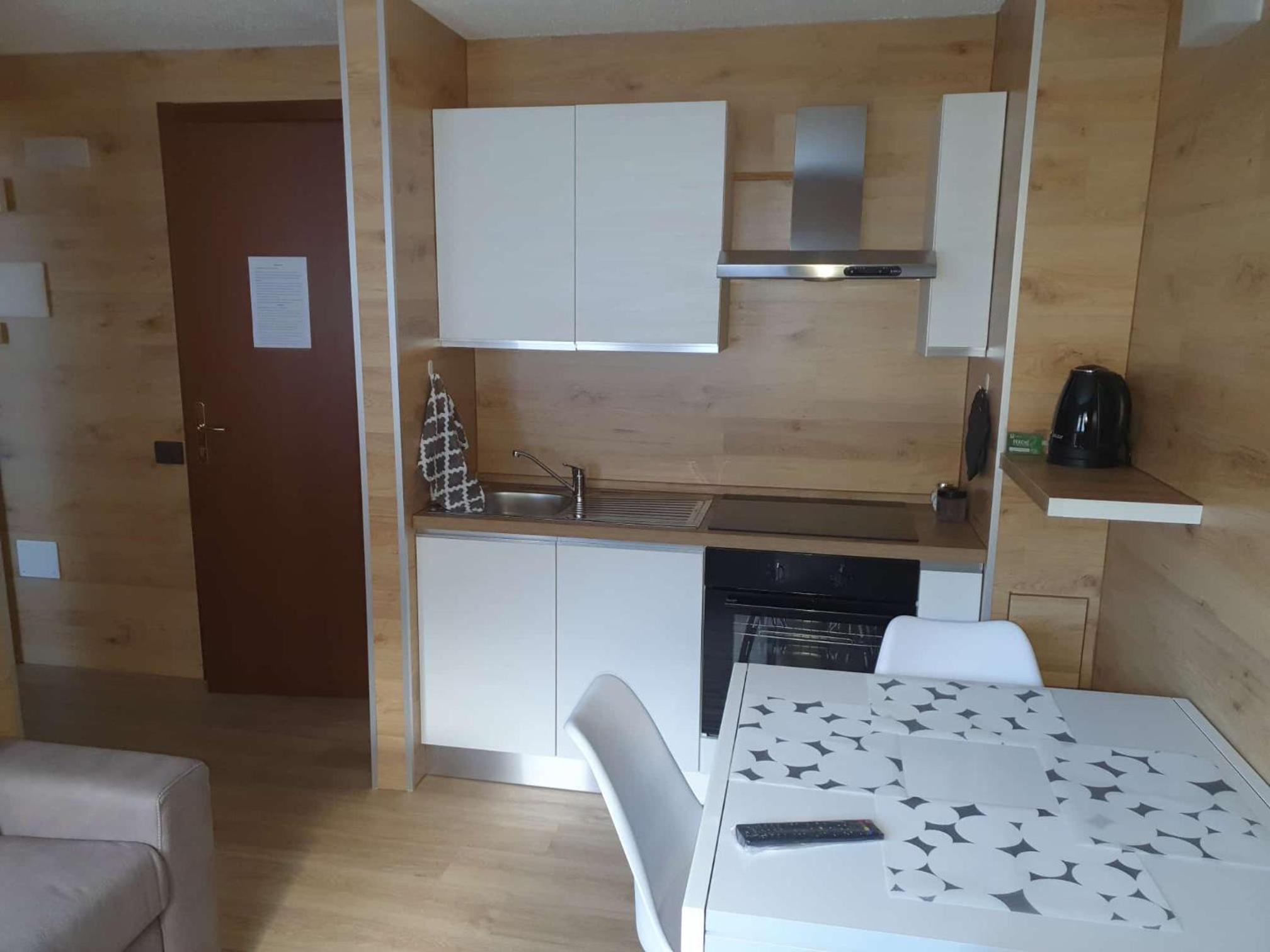 One-Bedroom Apartment photo 2
