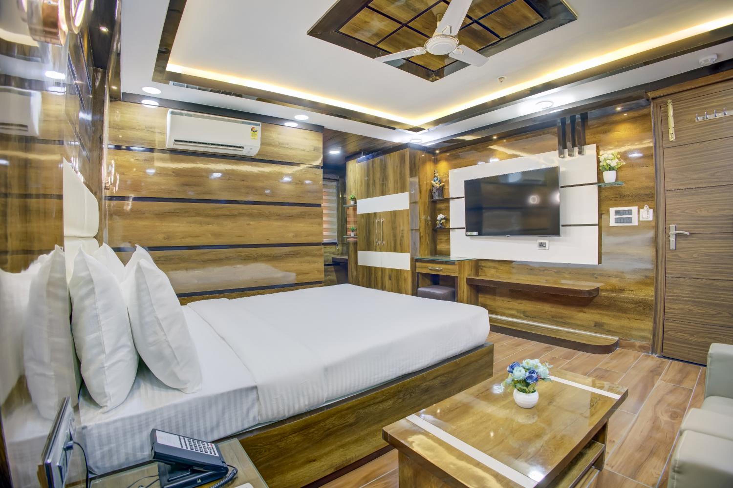 Standard King Room