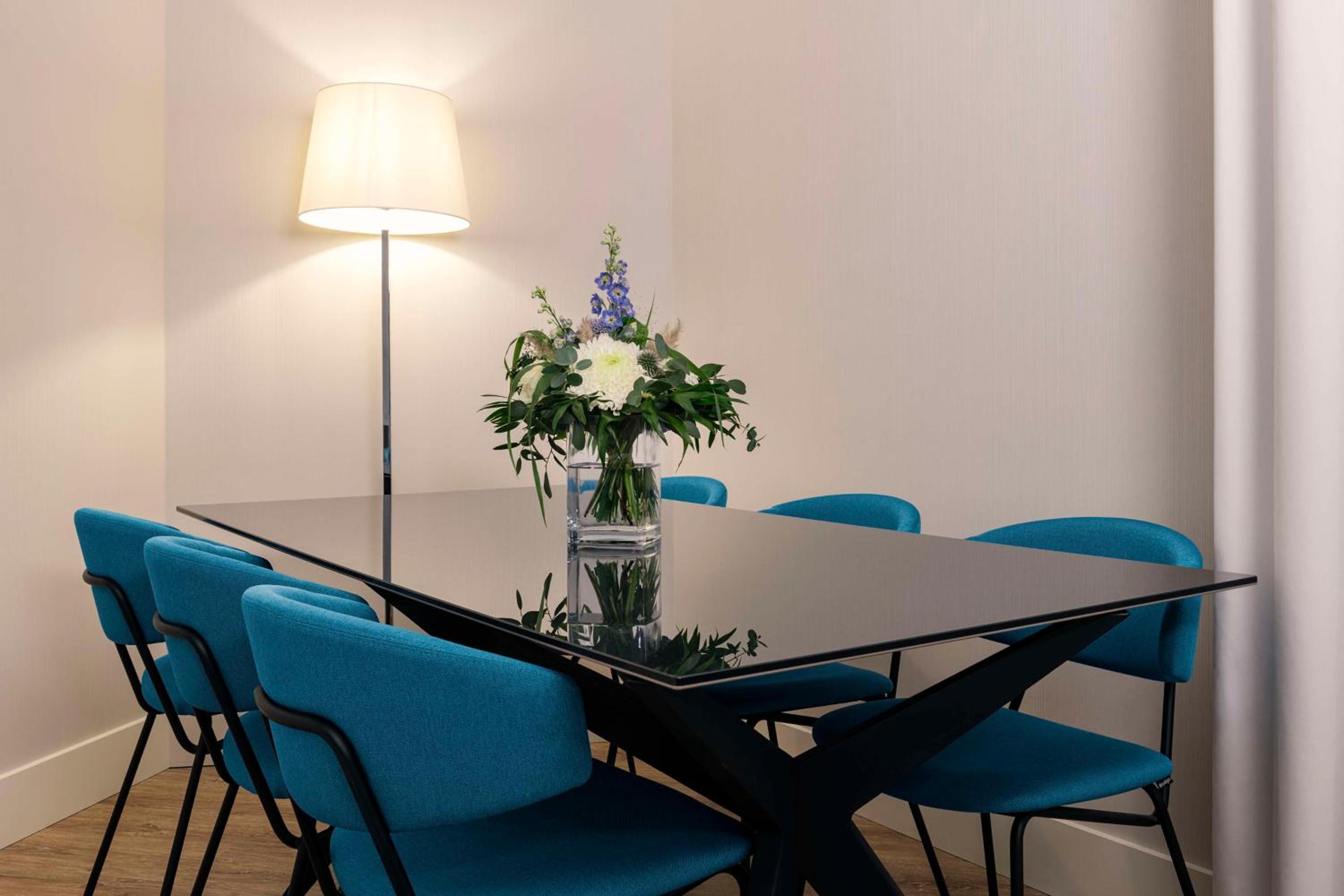 Family Room - Photo 9