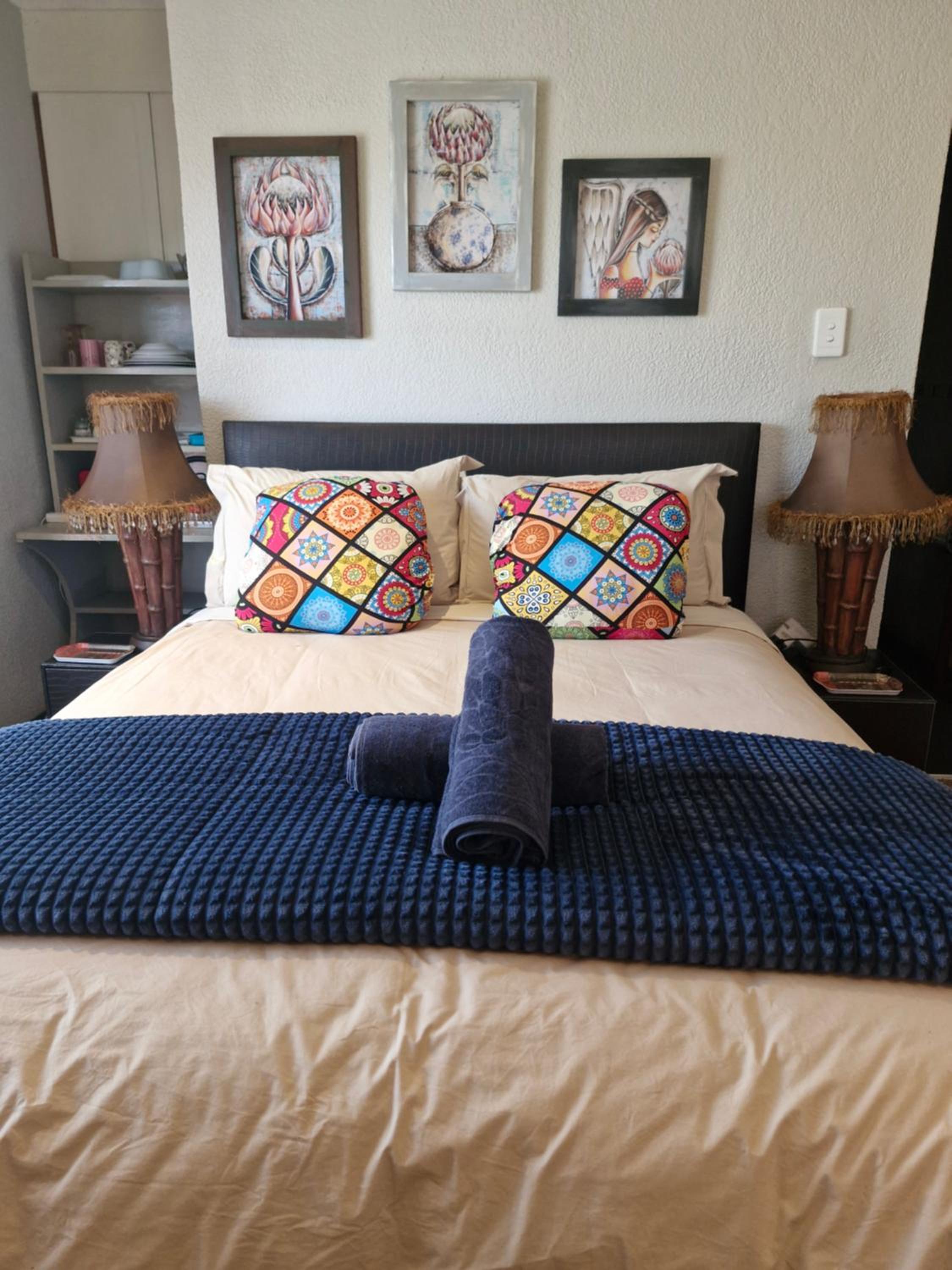 Double Room with Private Bathroom - Photo 2