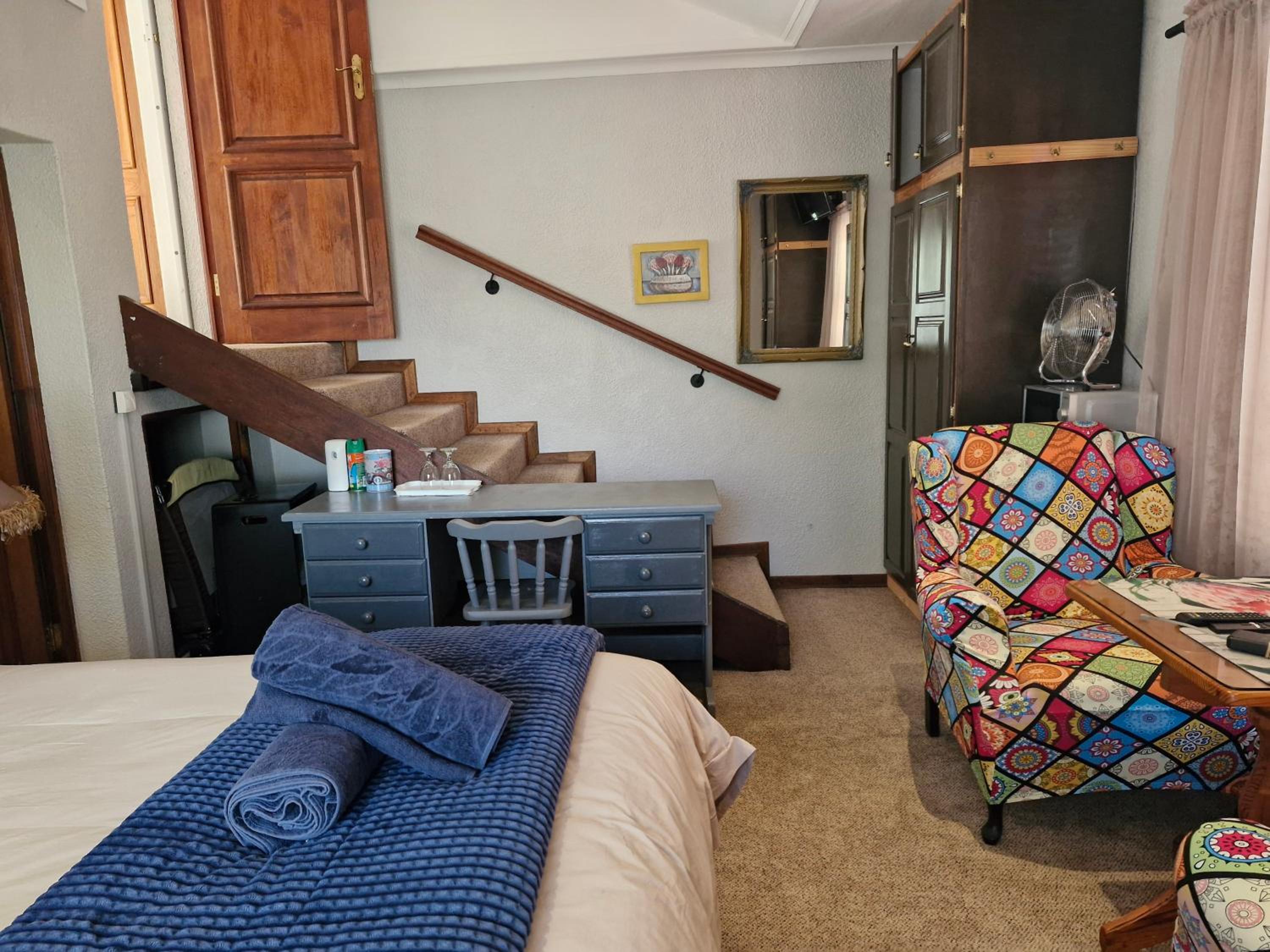 Double Room with Private Bathroom - Photo 8