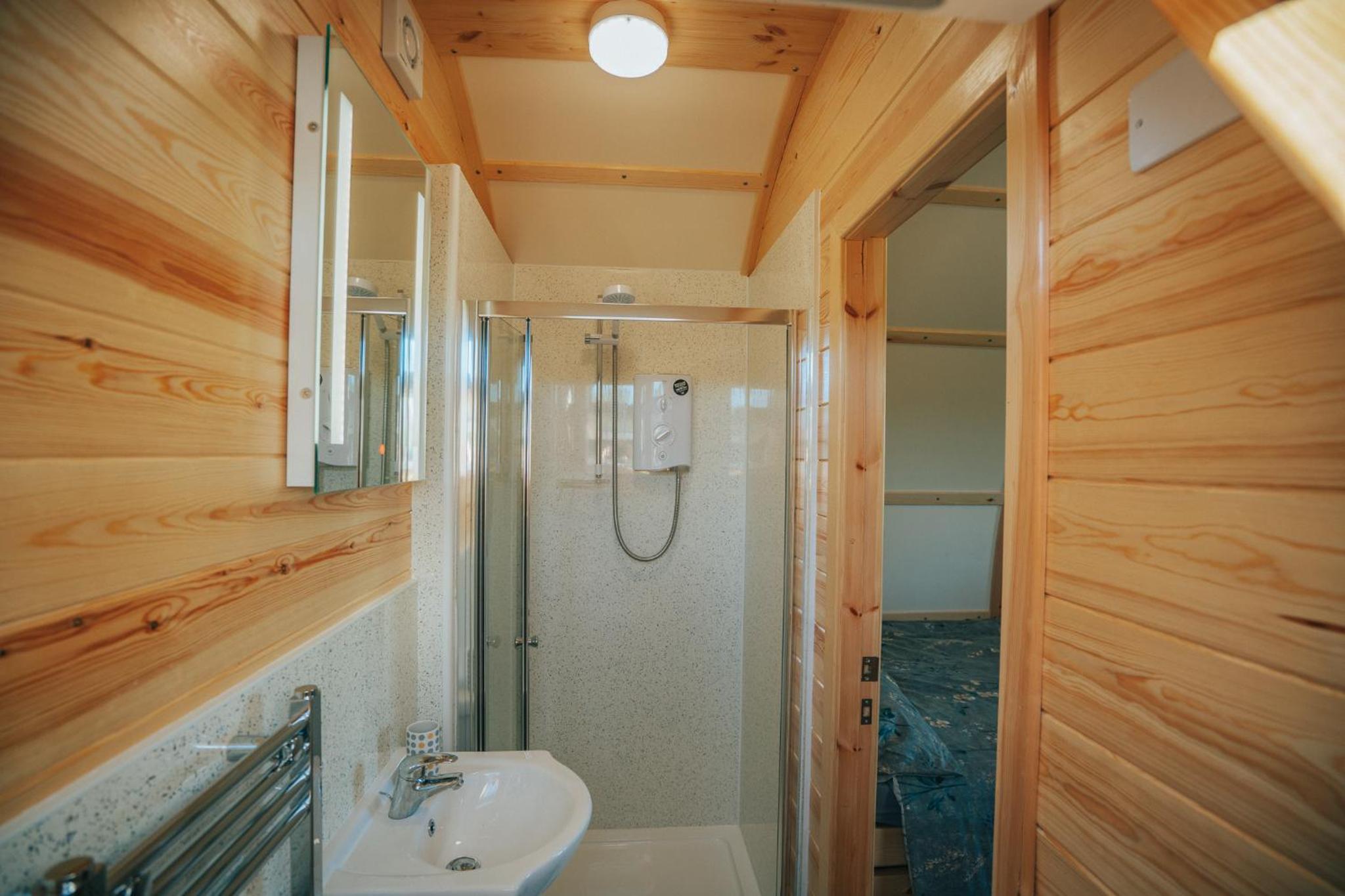 Standard Cabin with Hot Tub photo 3
