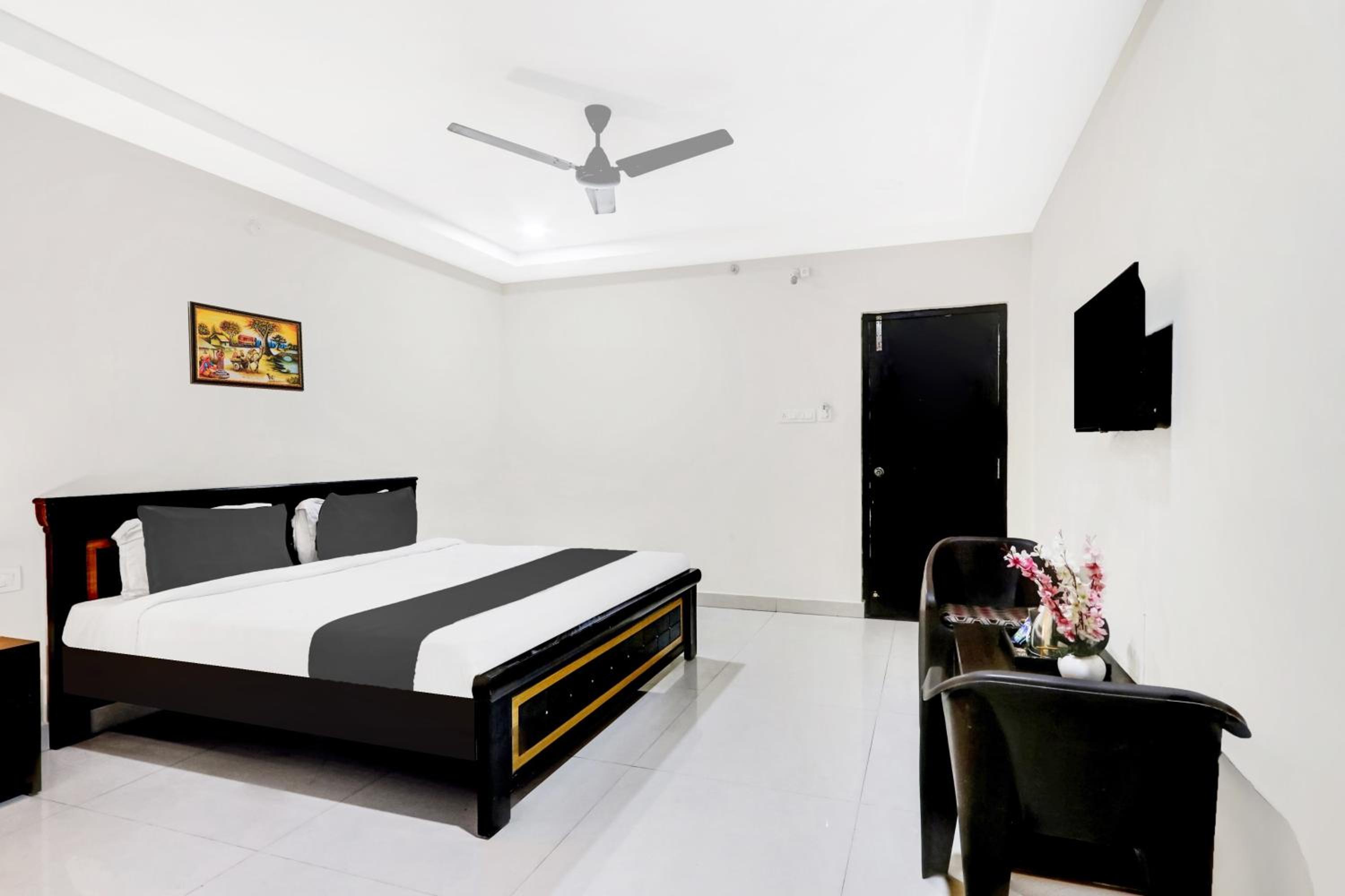 Deluxe Double Room photo 2