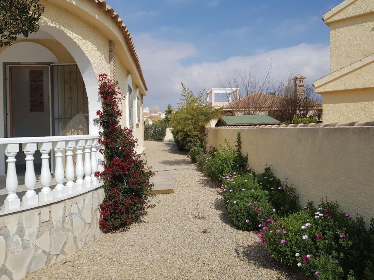 Villa photo 2