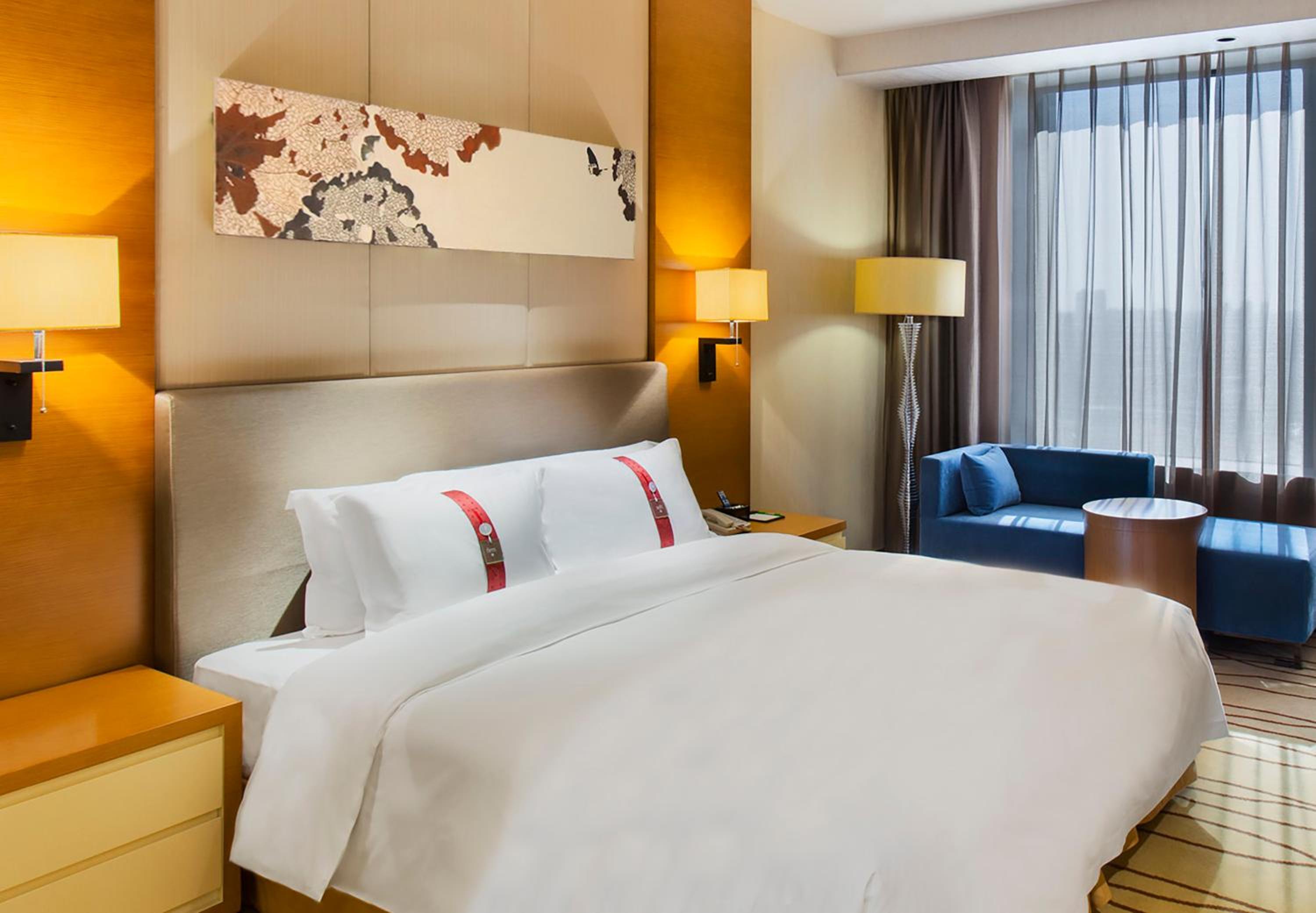 Premium King Room - High Floor photo 2
