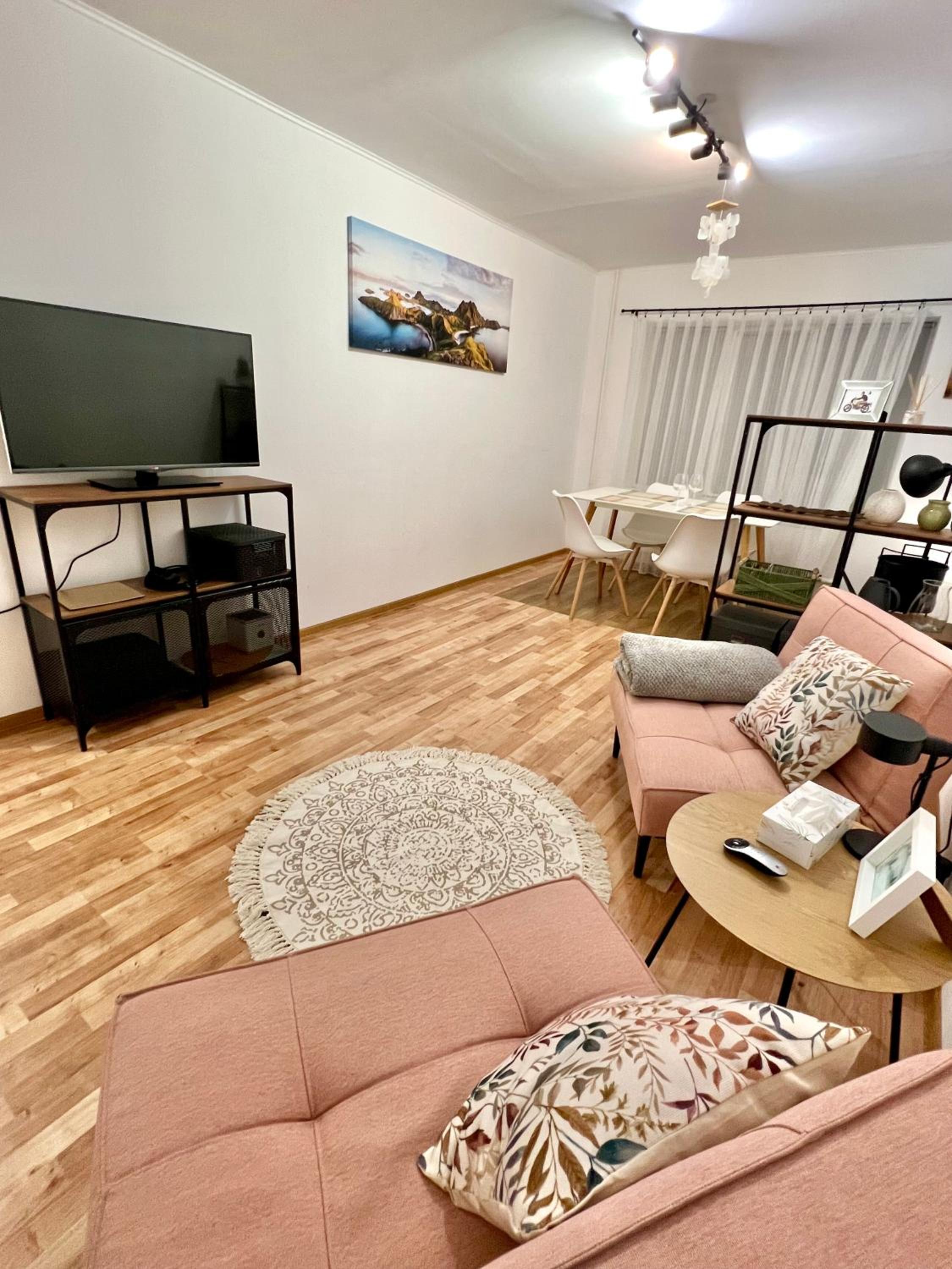 One-Bedroom Apartment photo 1