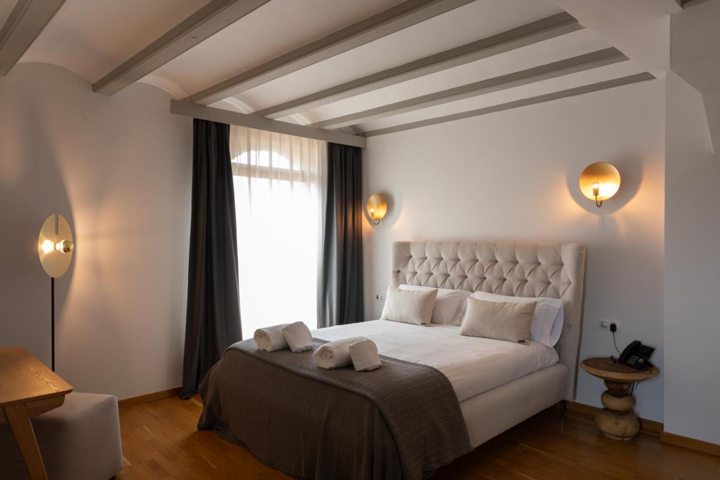 Suite - Photo 22