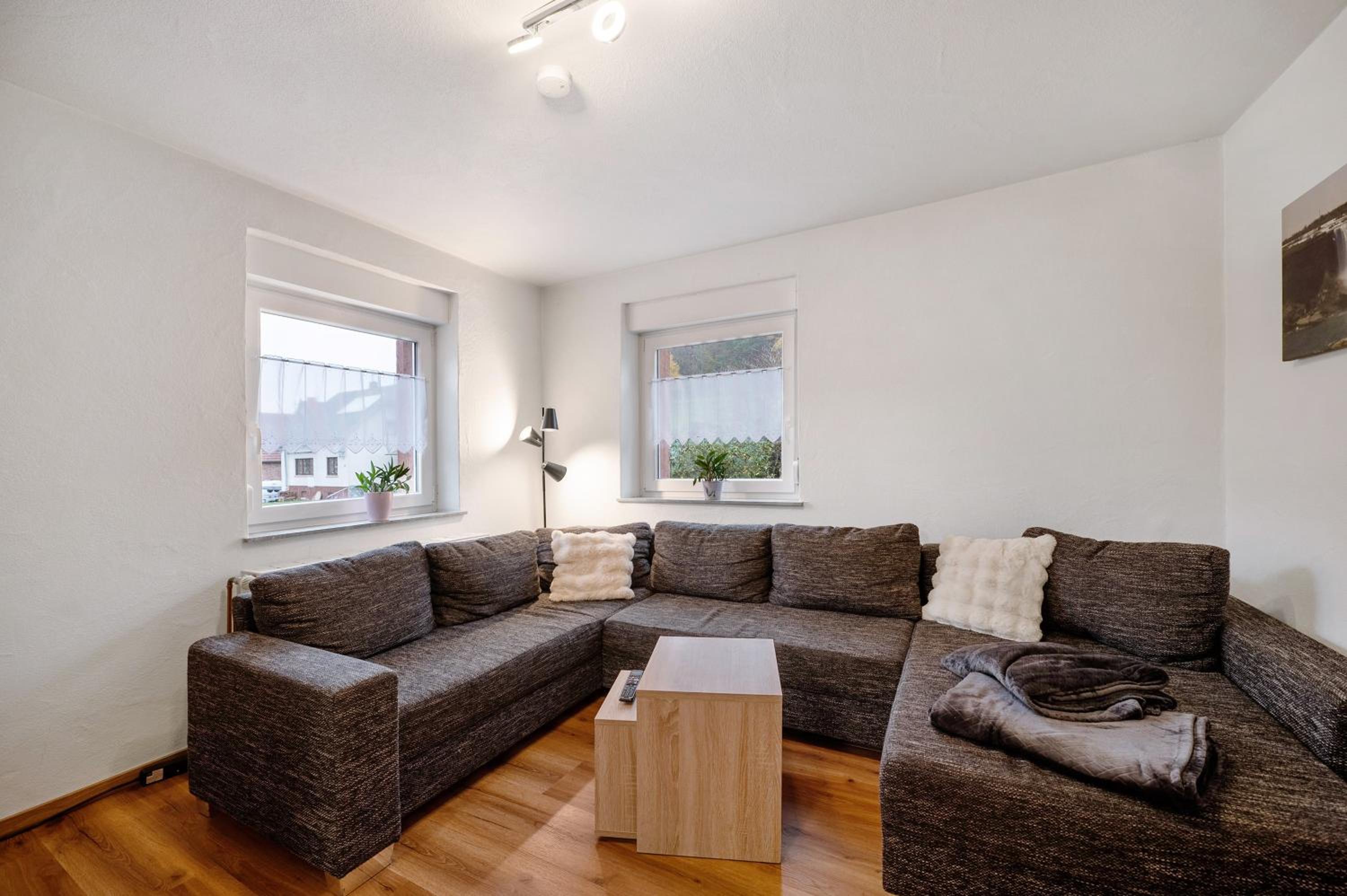 Six-Bedroom House photo 1