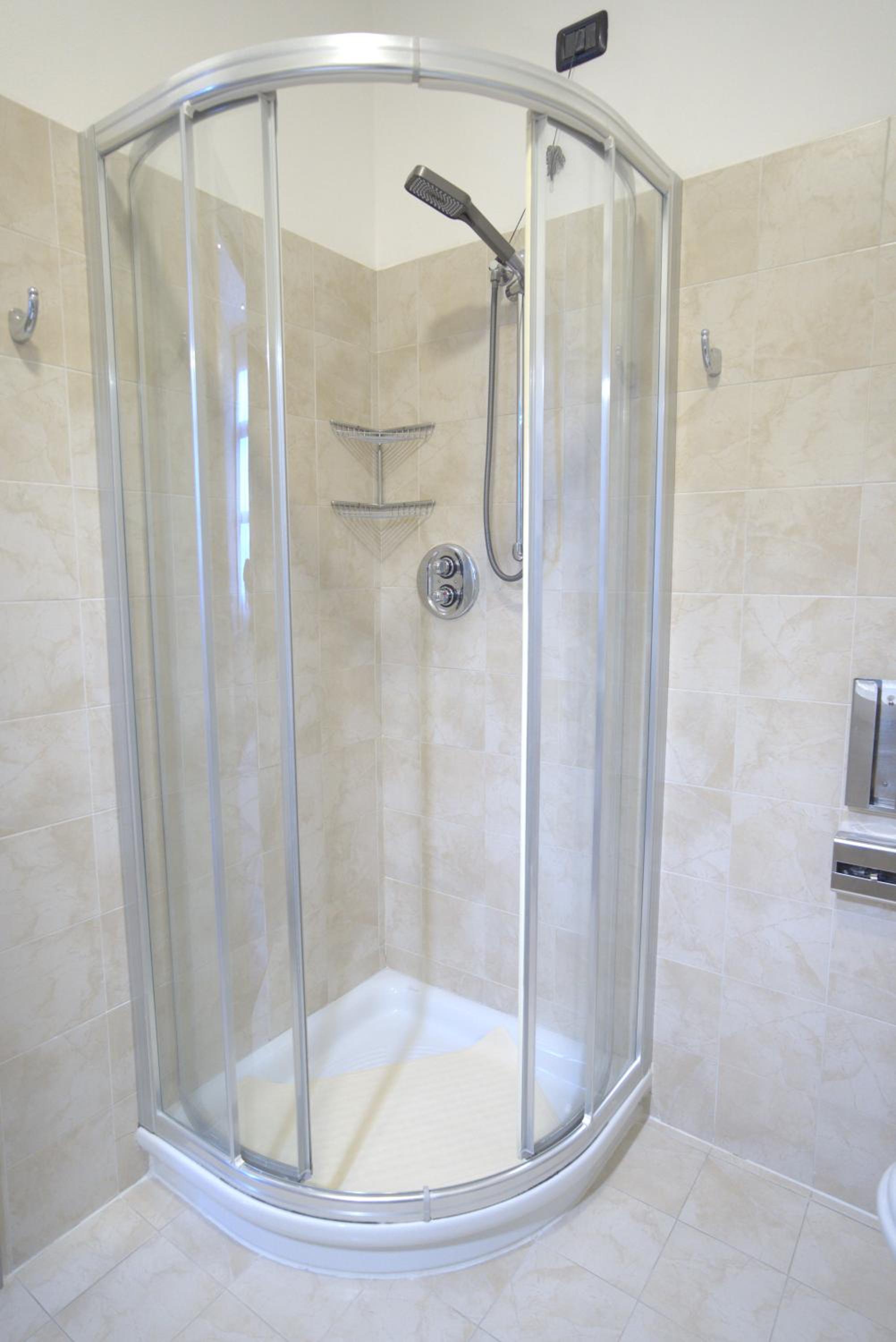 Double Room - Photo 6