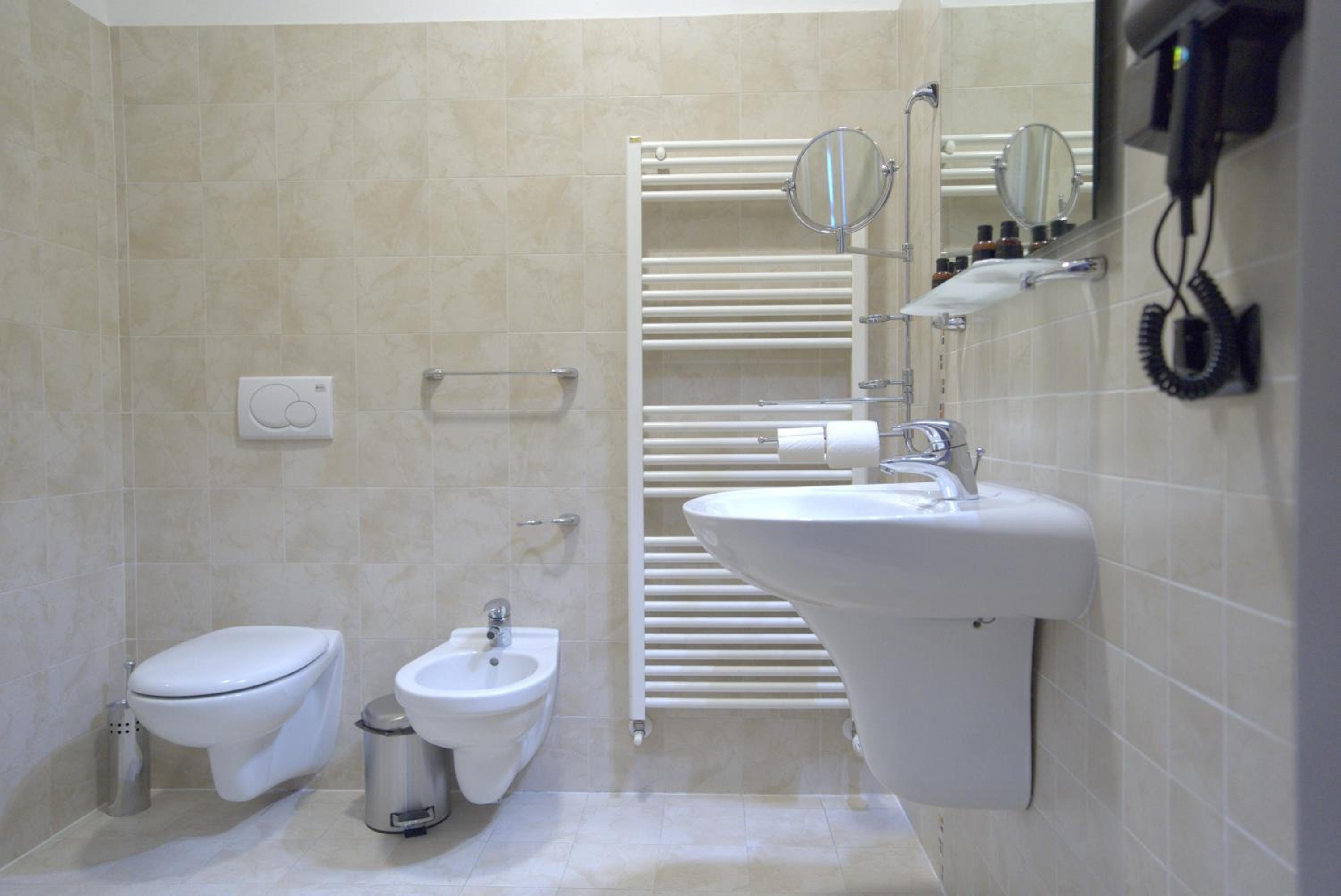 Double Room - Photo 5